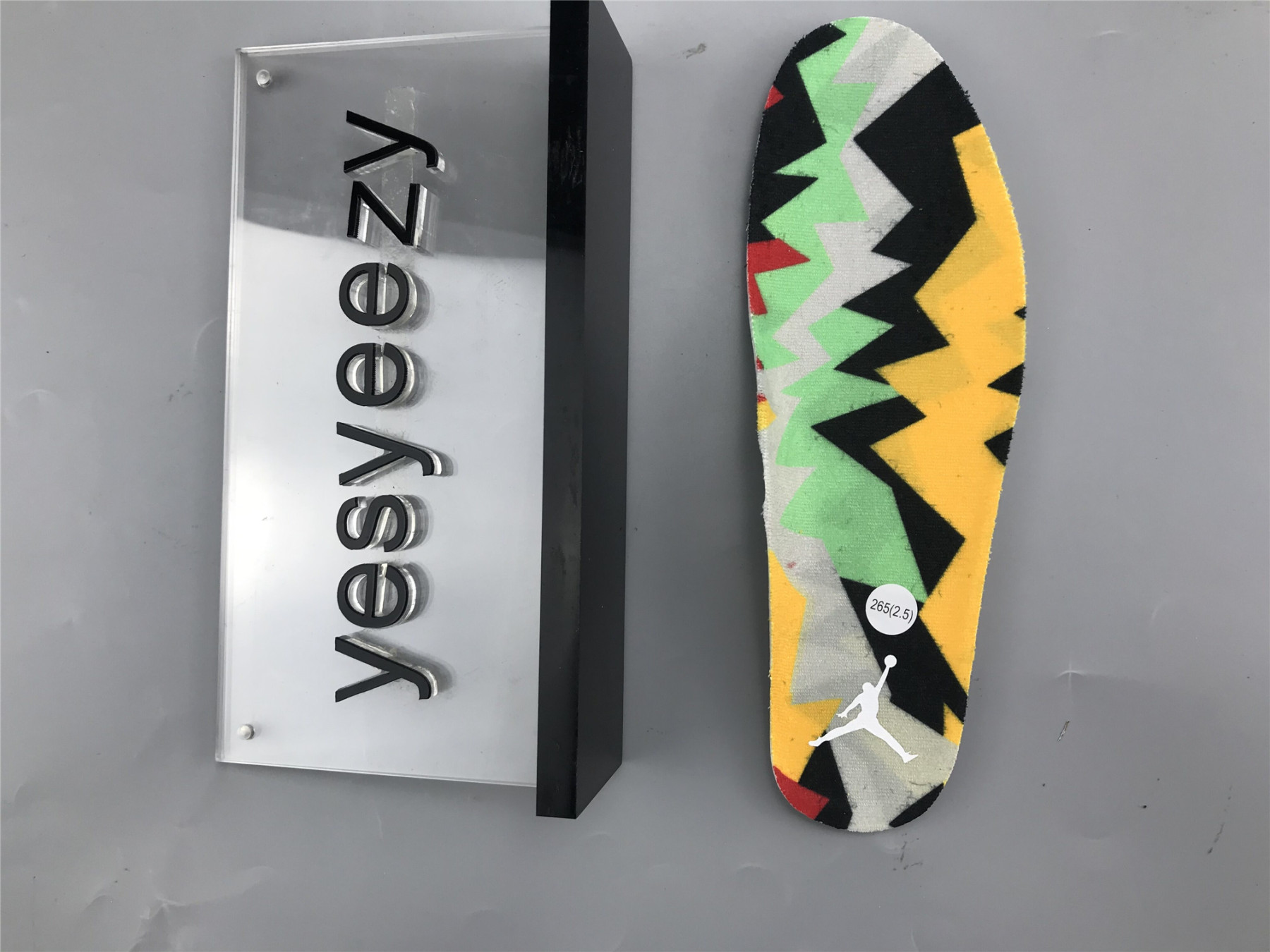 UA AIR JORDAN 6 RETRO "NEUTRAL GREY"