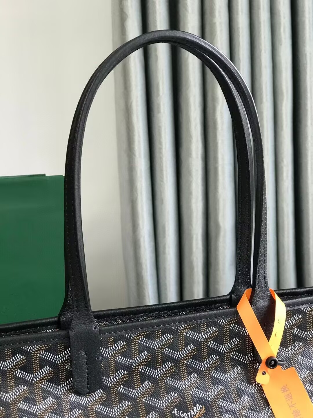 G09ard Artois Bag 25 x14 x30CM