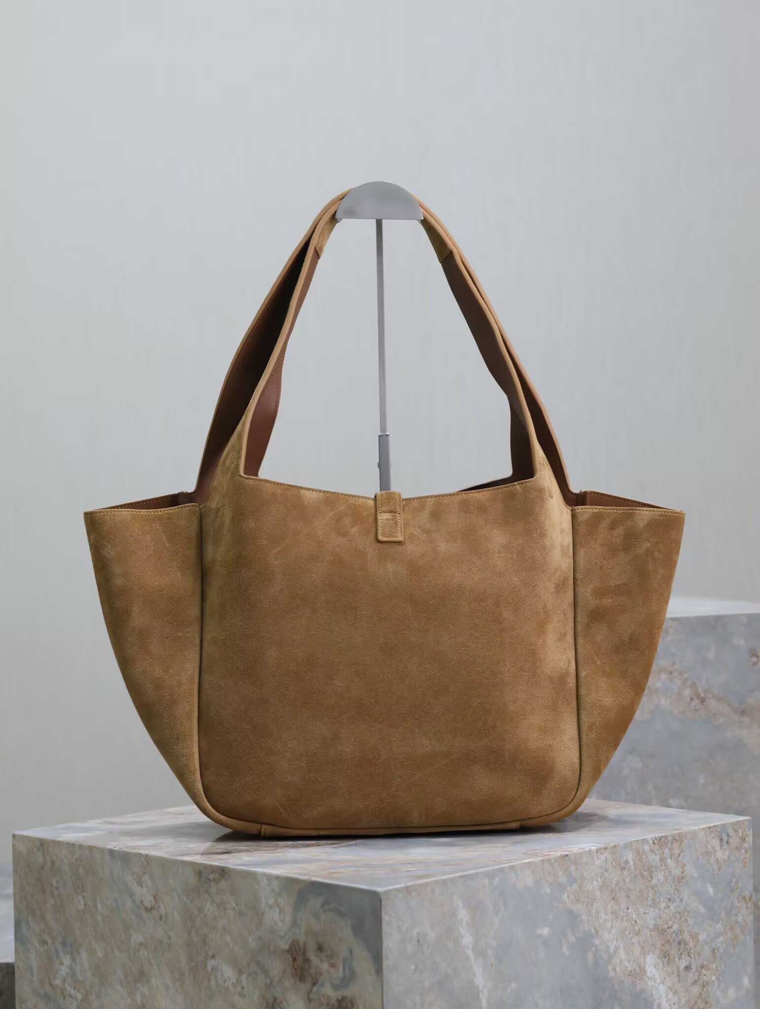 Y51 le 5 à 7 bea in suede 50×28×18cm