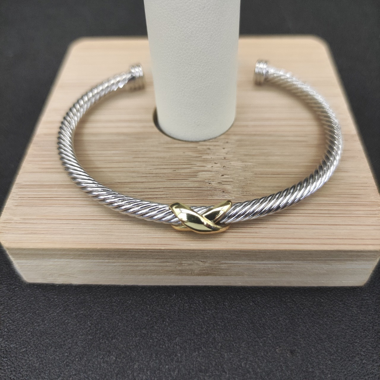 David Yurman 4mm X Bracelet(wrist circumference 15-20cm)