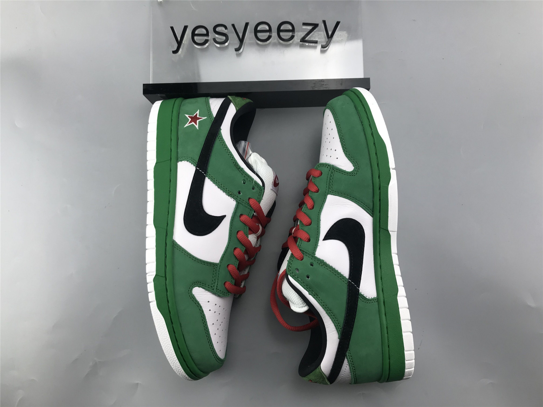 UA NIKE DUNK LOW PRO SB "HEINEKEN"