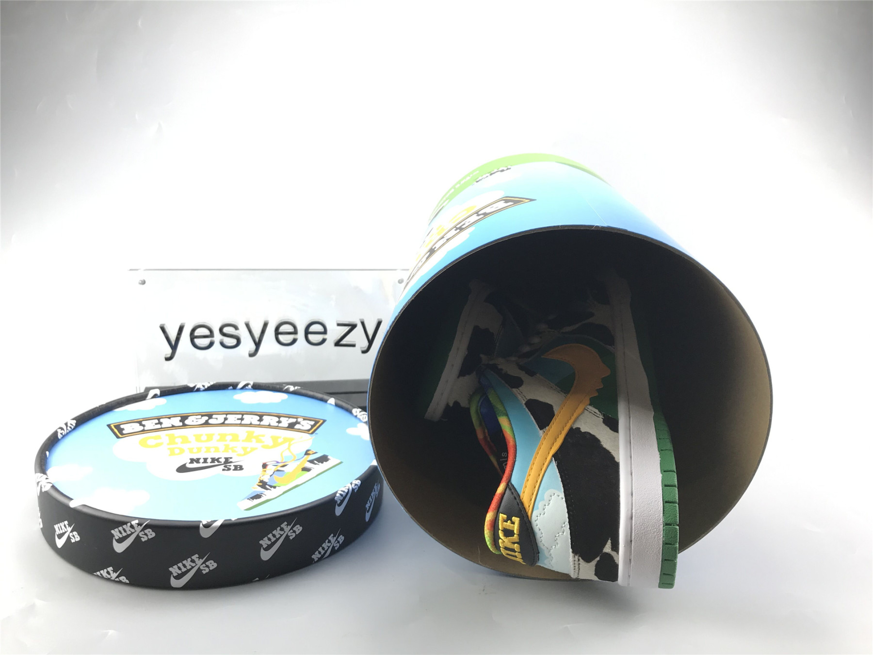 UA NIKE SB DUNK LOW X BEN & JERRY