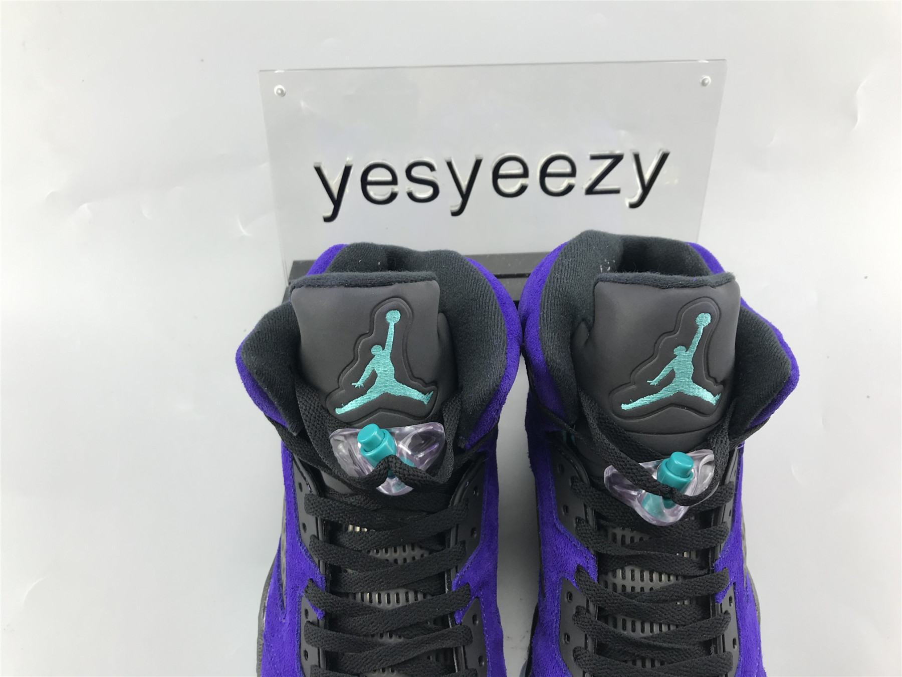 UA AIR JORDAN 5 RETRO "ALTERNATE GRAPE"