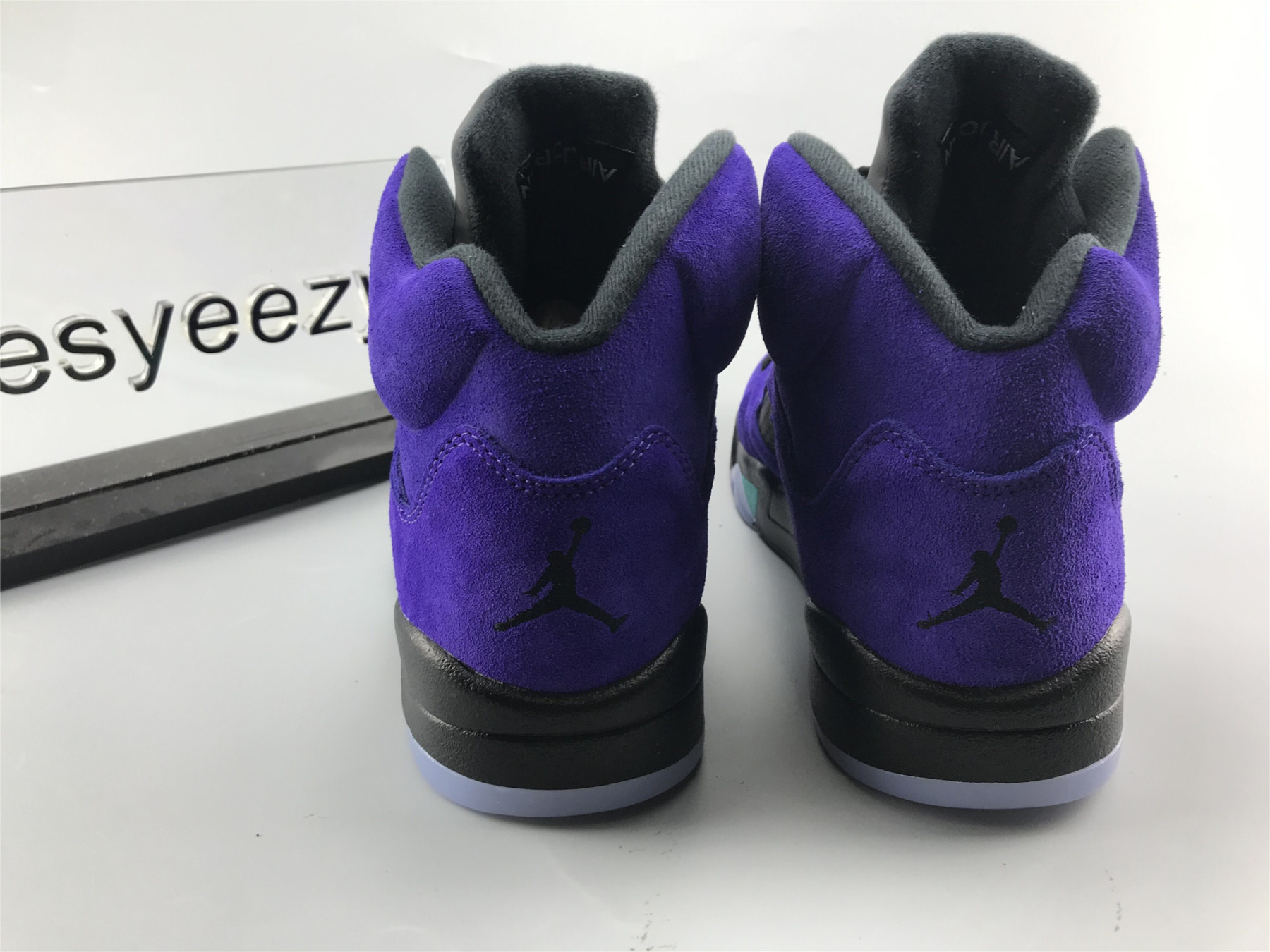 UA AIR JORDAN 5 RETRO "ALTERNATE GRAPE"