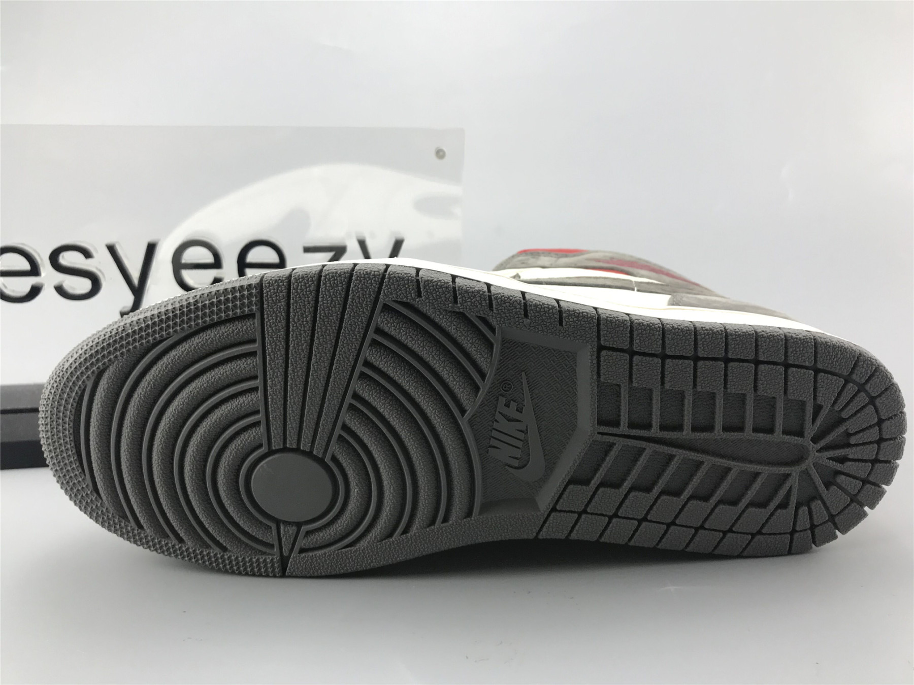 UA SNEAKERSNSTUFF X AIR JORDAN 1 MID 