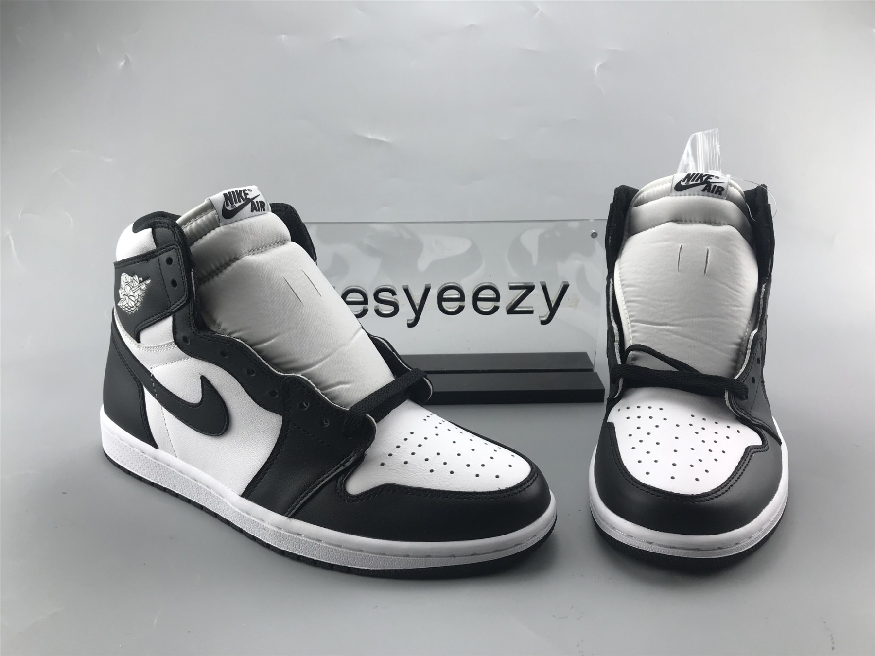 UA AIR JORDAN 1 RETRO HIGH OG "BLACK WHITE"