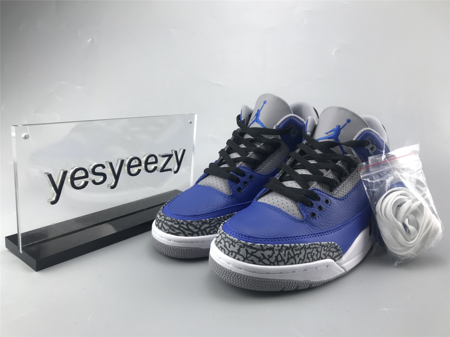 UA AIR JORDAN 3 RETRO "VARSITY ROYAL"
