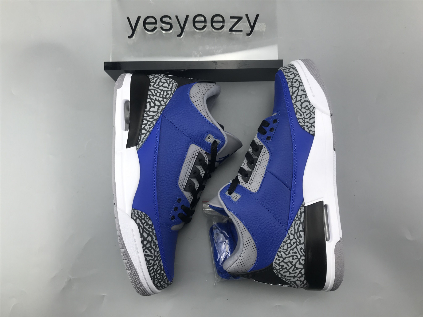 UA AIR JORDAN 3 RETRO "VARSITY ROYAL"
