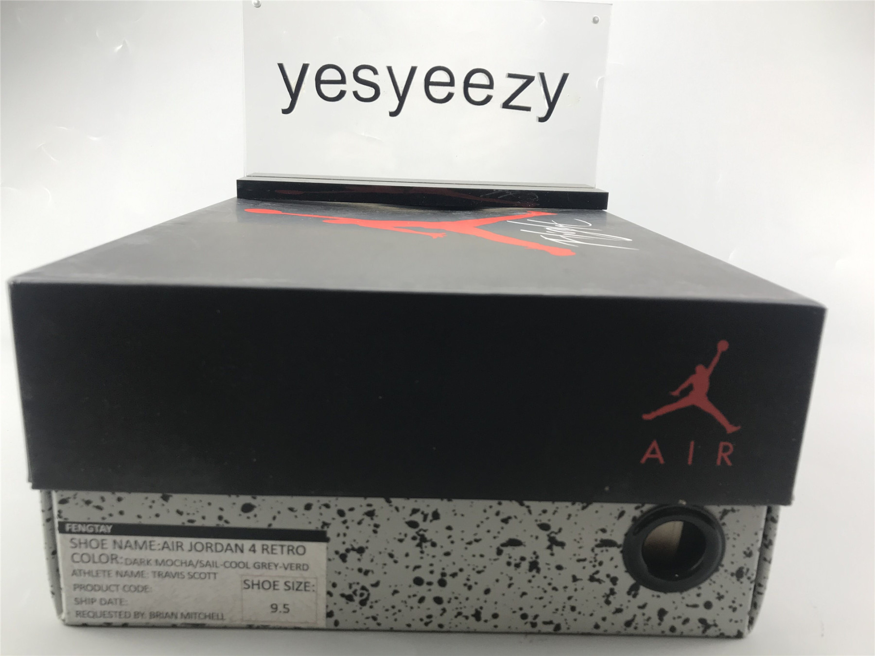 UA TRAVIS SCOTT X AIR JORDAN 4 "CATUS JACK" OLIVE