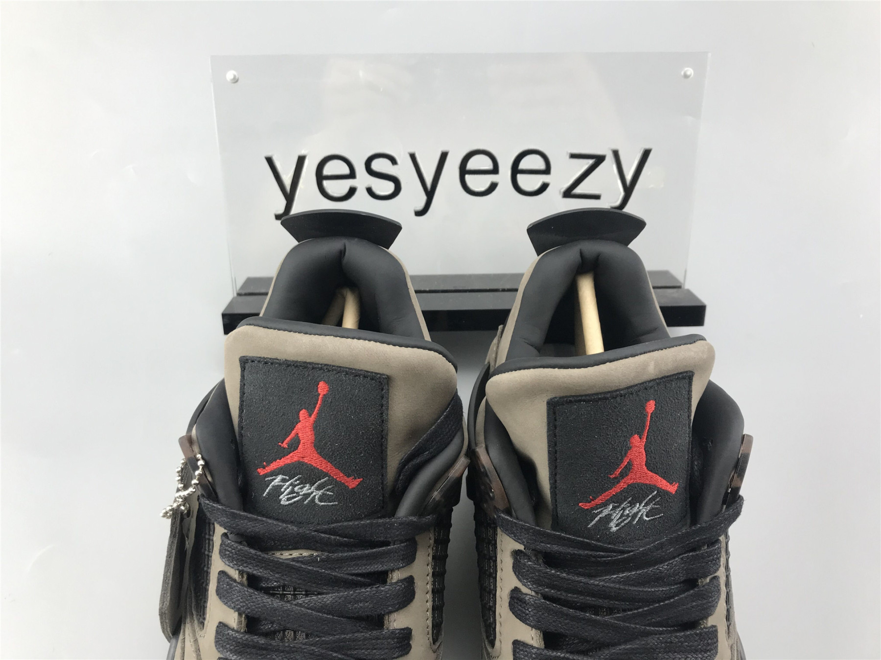 UA TRAVIS SCOTT X AIR JORDAN 4 "CATUS JACK" OLIVE