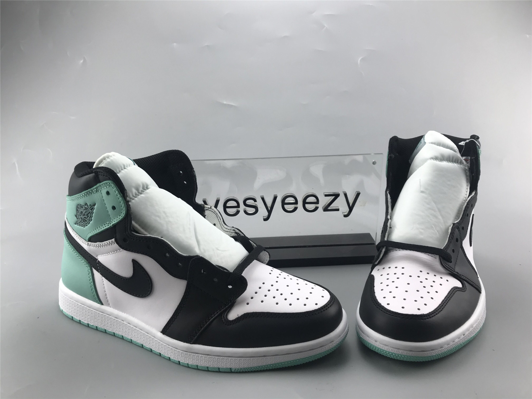 UA AIR JORDAN 1 RETRO HIGH OG NRG "IGLOO"
