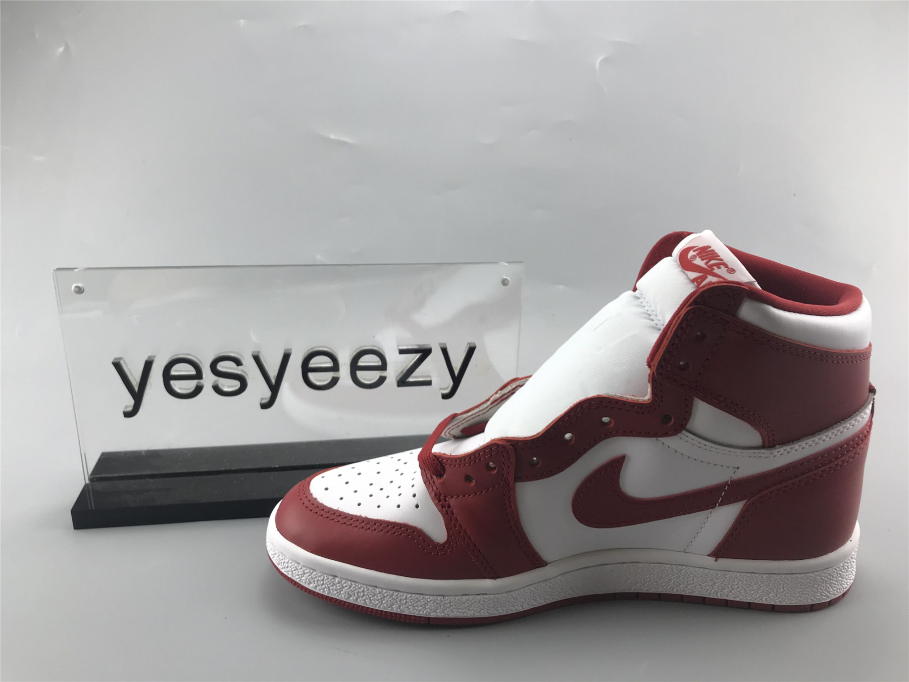 UA AIR JORDAN NEW BEGINNINGS PACK RETRO HIGH 1 & NIKE AIR SHIP