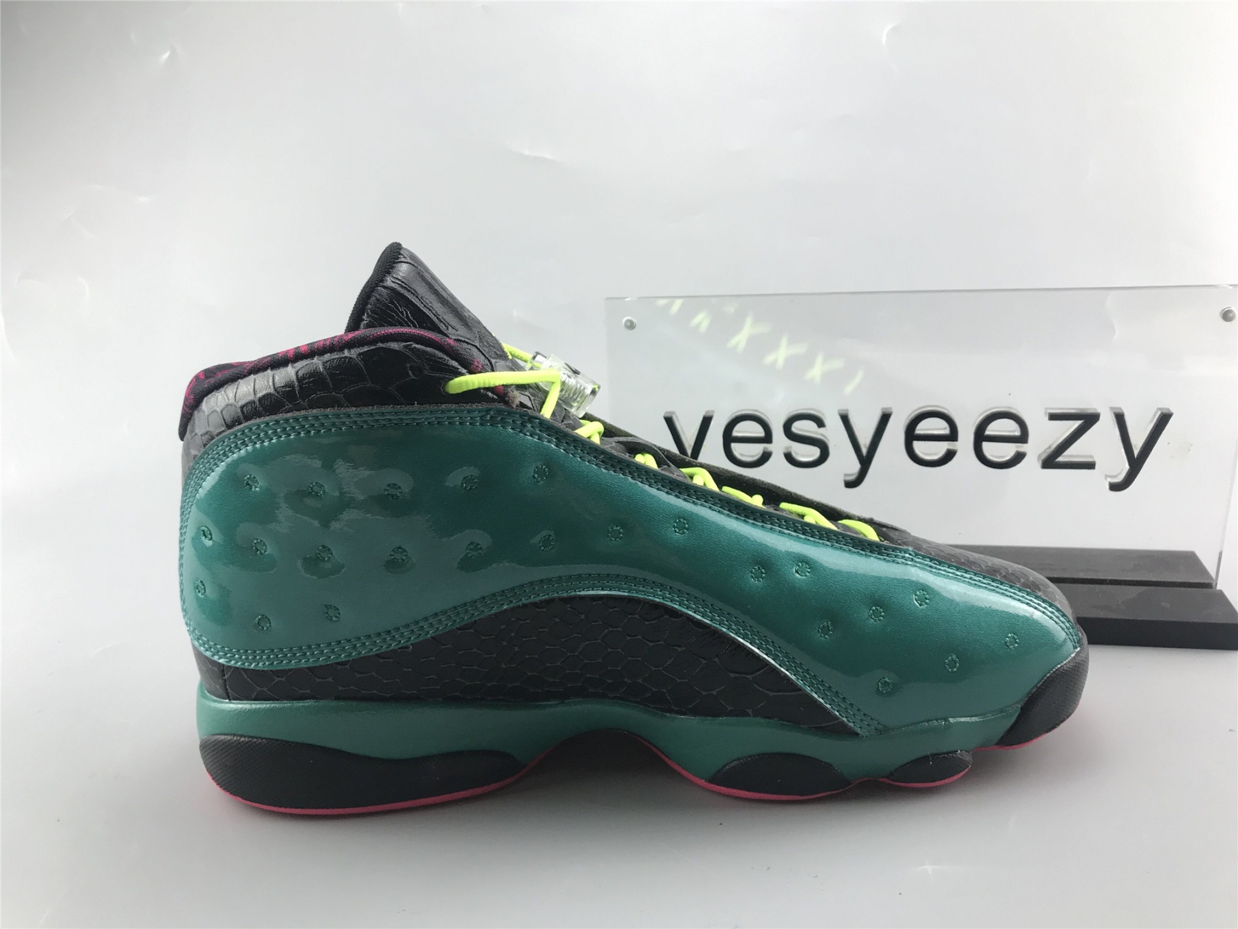 UA AIR JORDAN 13 RETRO 