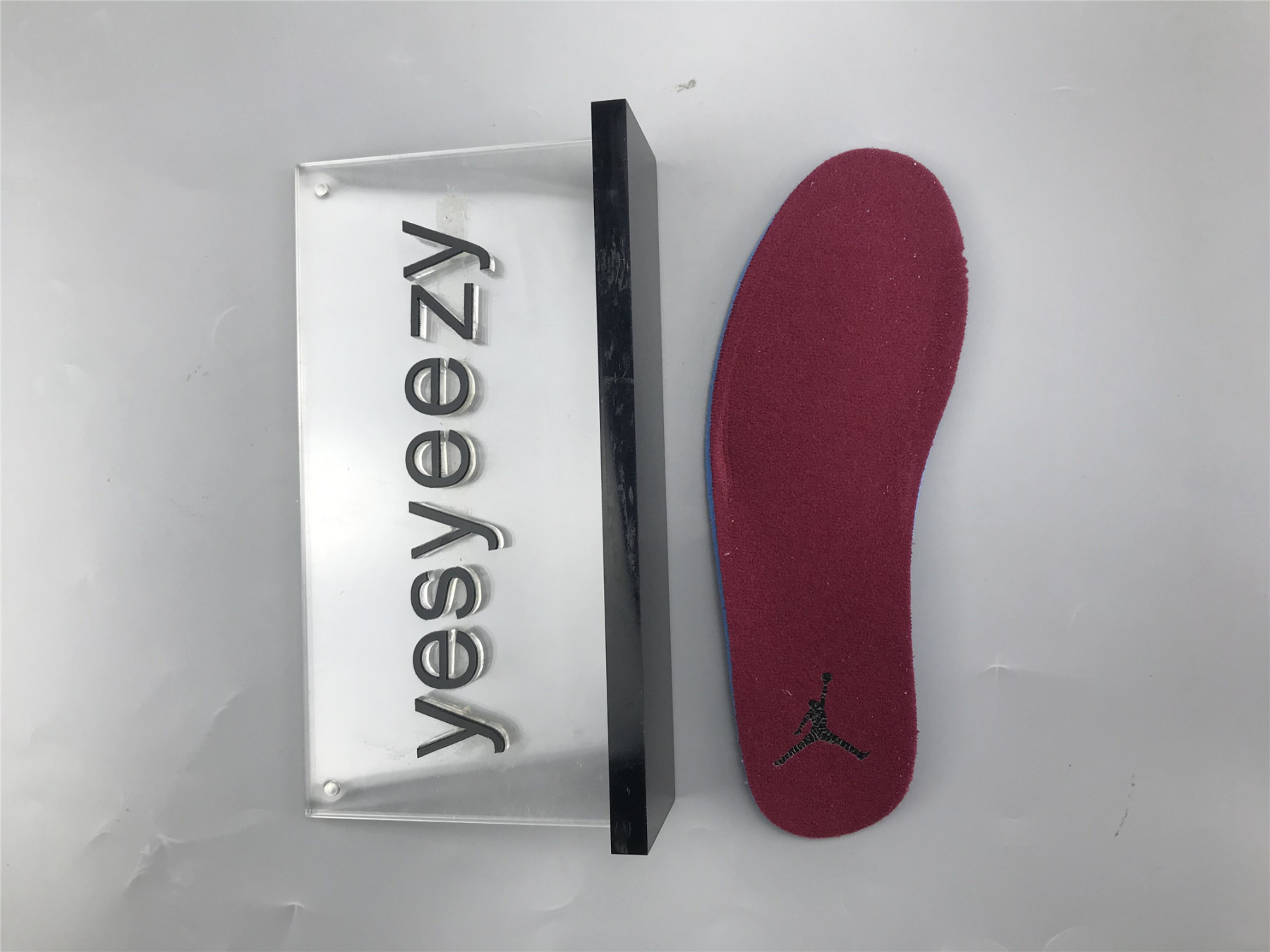 UA AIR JORDAN 1 RETRO LOW 