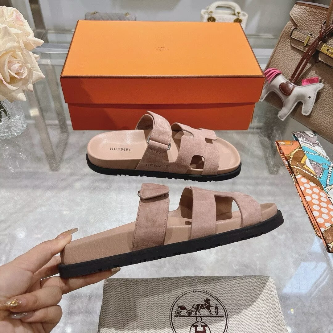 UA H**me5 Chypre Sandal