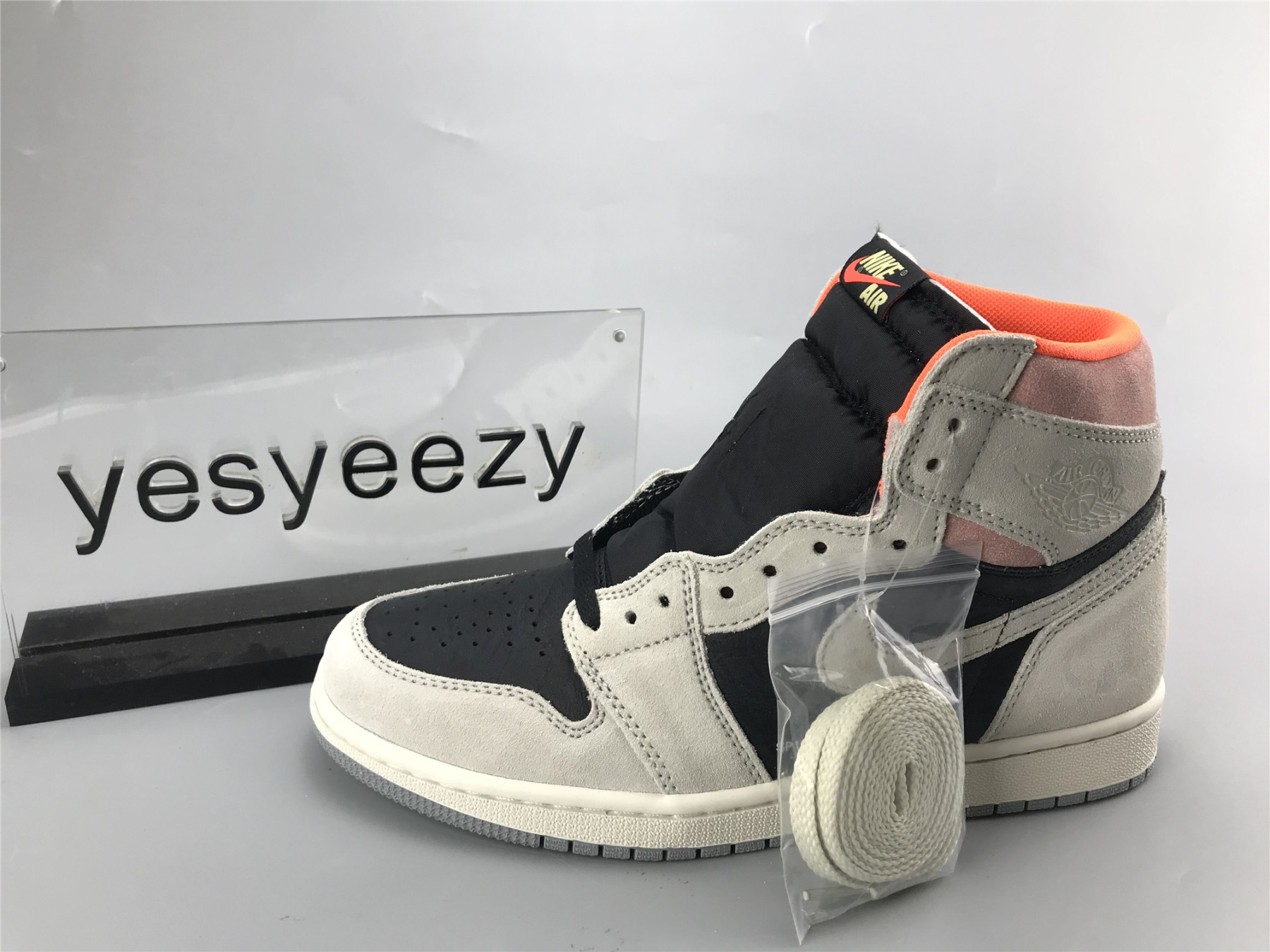 UA AIR JORDAN 1 RETRO HIGH OG 