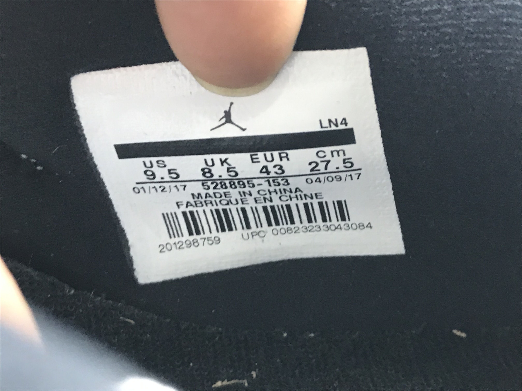 UA AIR JORDAN 11 RETRO LOW 