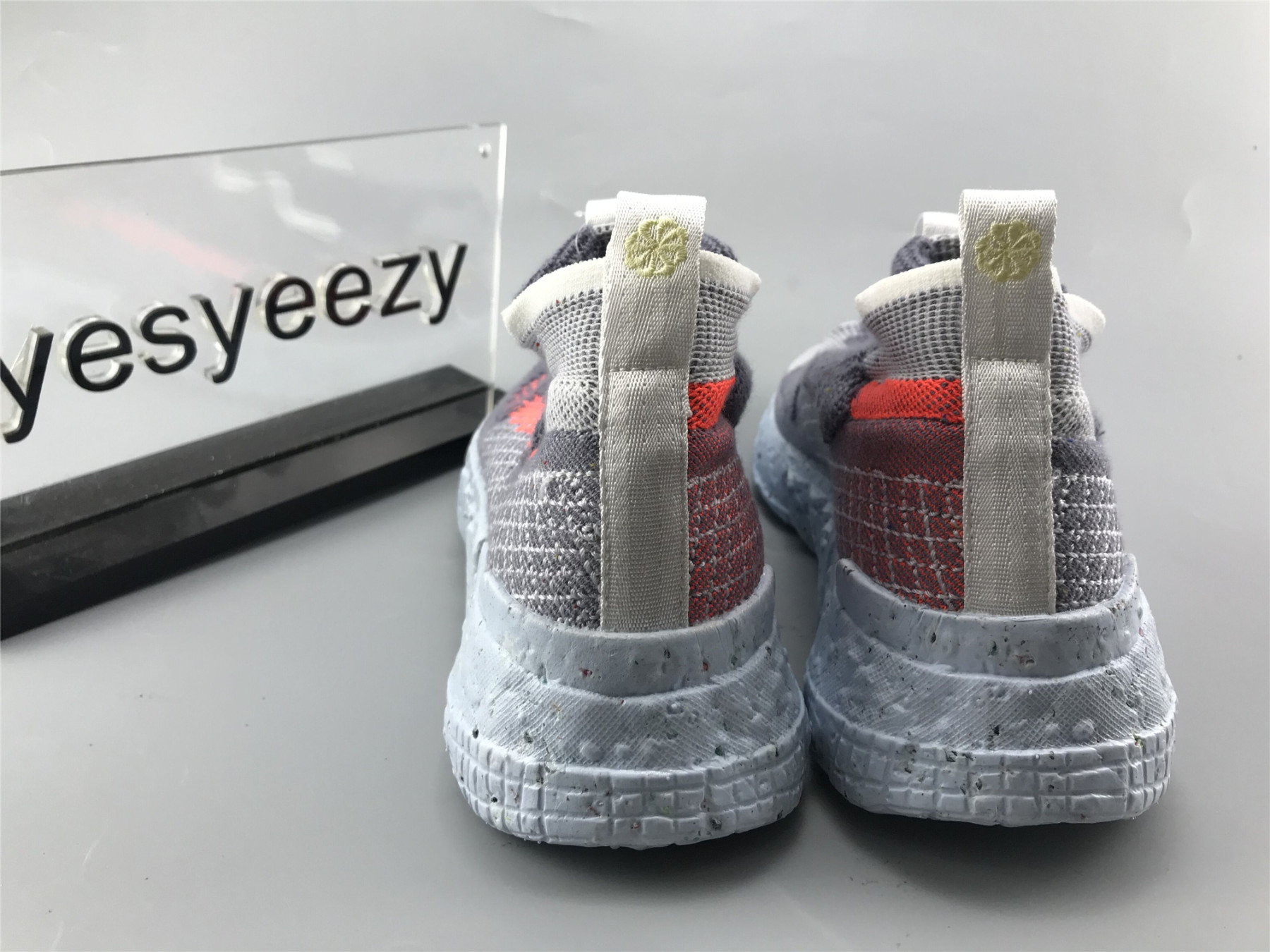 UA NIKE SPACE HIPPIE 02 