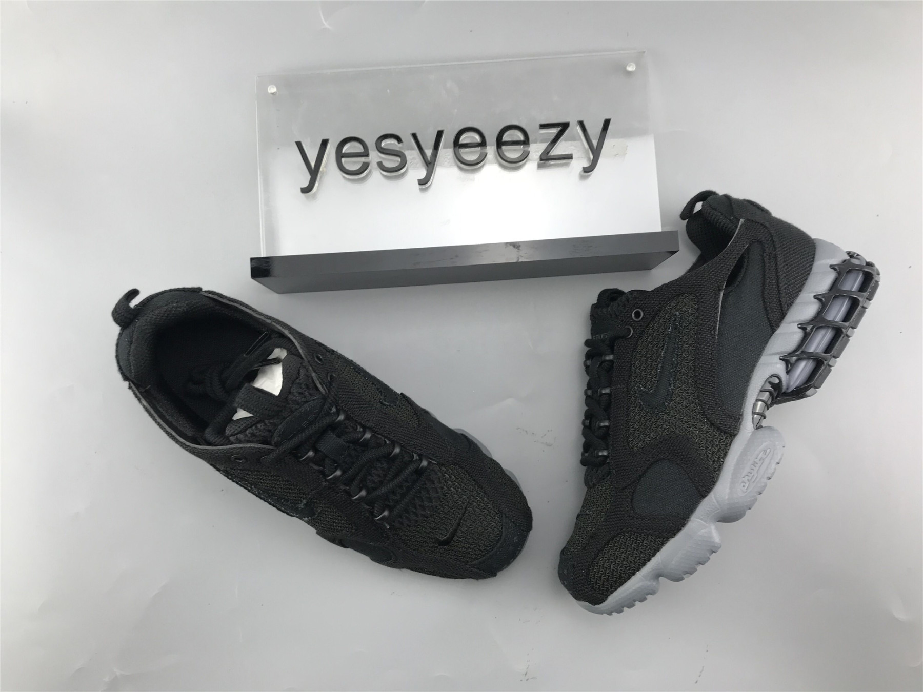 UA NIKE STUSSY X AIR ZOOM SPIRIDON CAGED