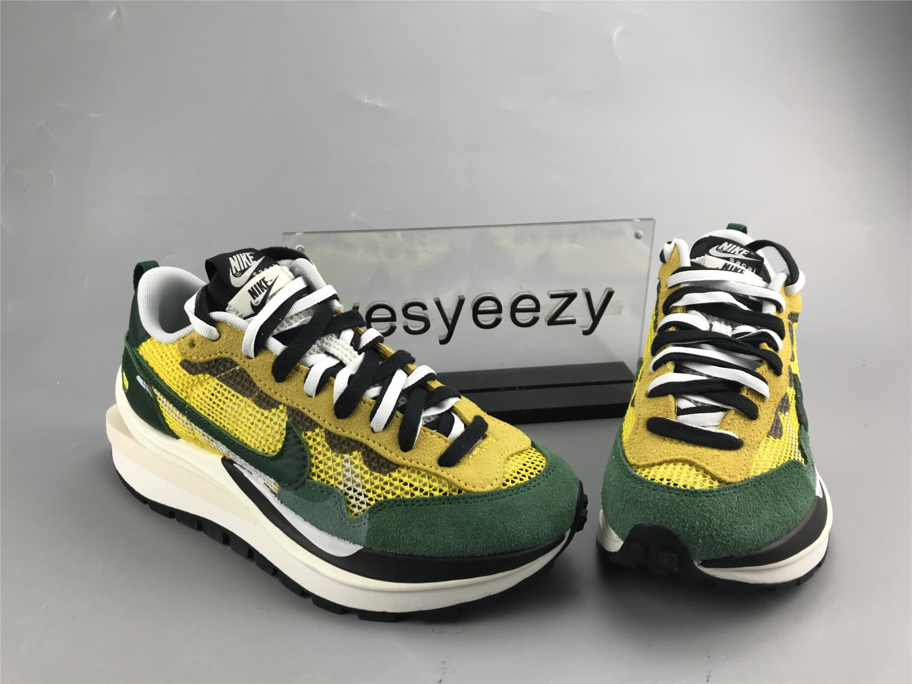 UA NIKE SACAI X VAPORWAFFLE 