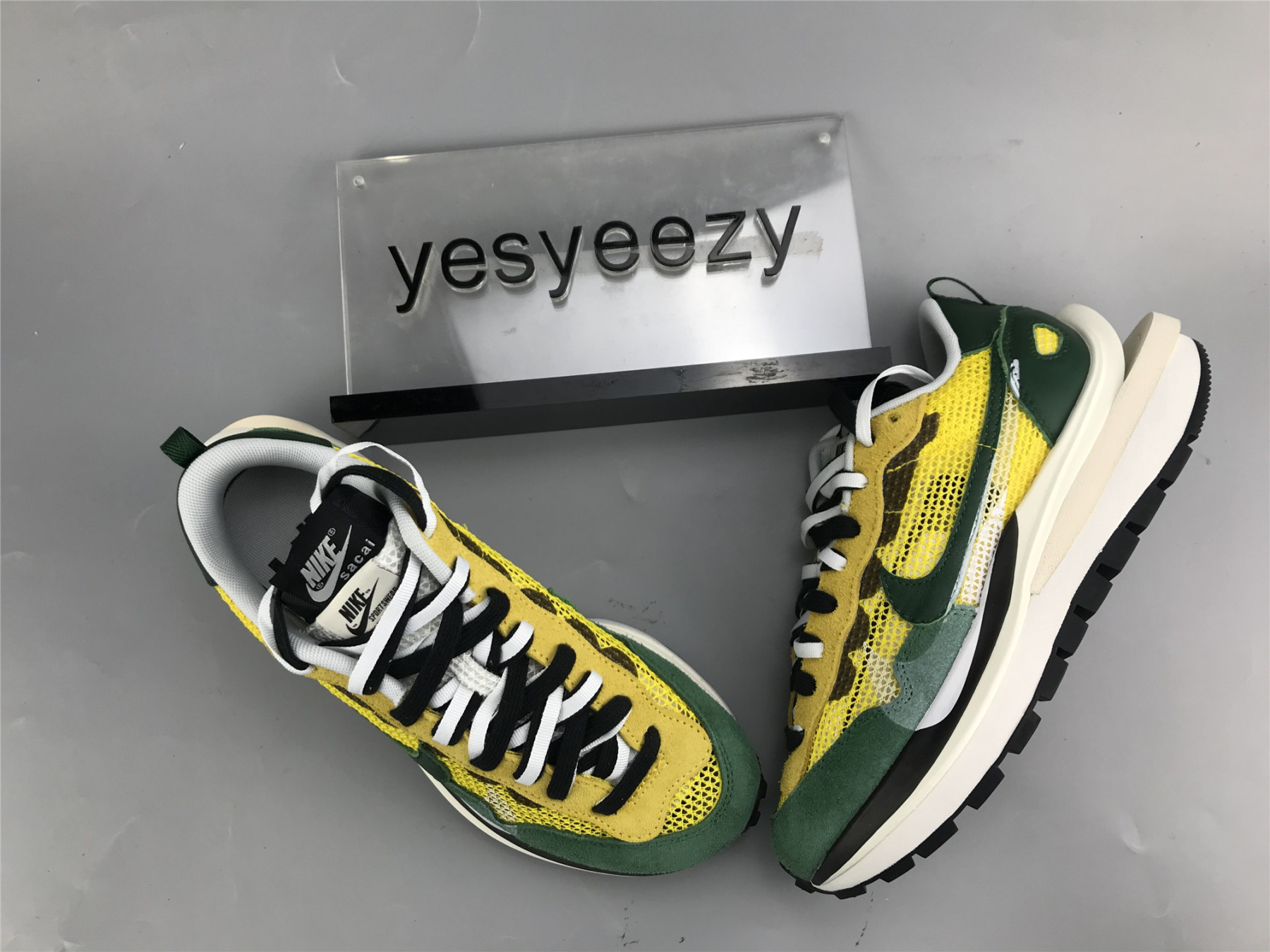 UA NIKE SACAI X VAPORWAFFLE 