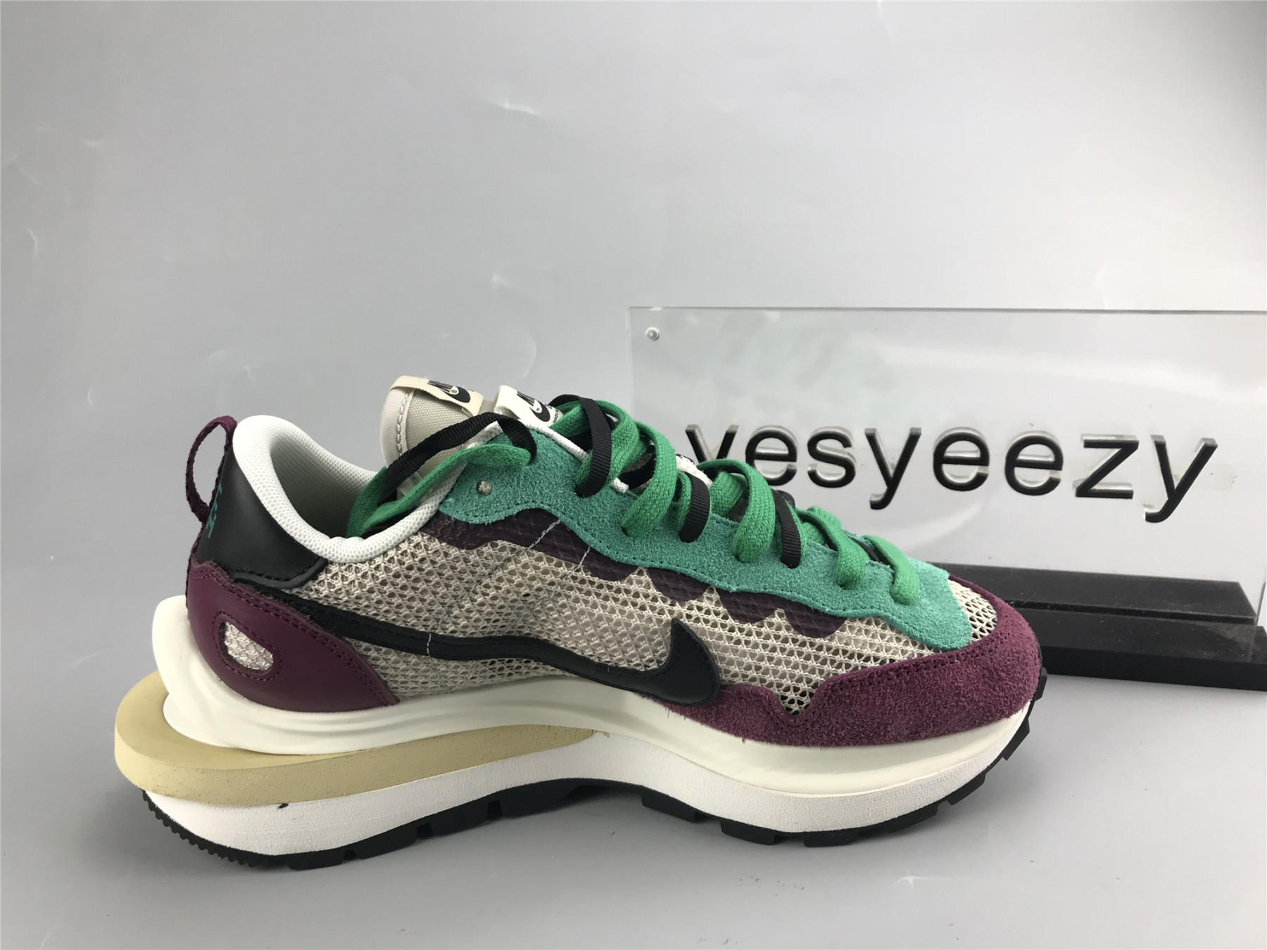 UA NIKE SACAI X VAPORWAFFLE SP 
