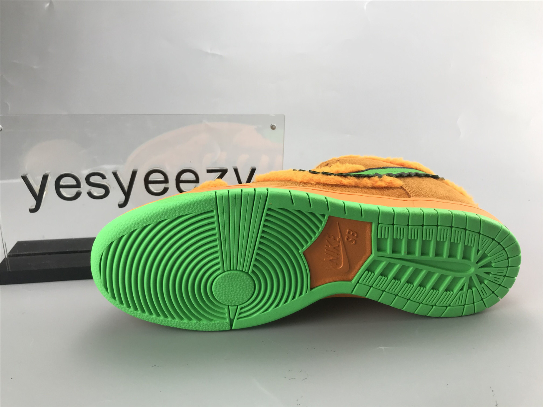 UA NIKE GRATEFUL DEAD X DUNK LOW SB 