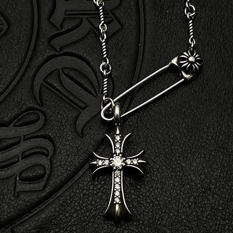 Ch*0me He**ts Twisted Cross Pin Necklace (Chain length 45+5cm)