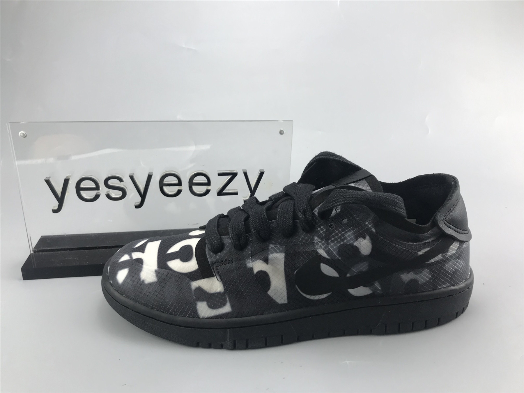 UA NIKE COMME DES GARÃ‡ONS X DUNK LOW 