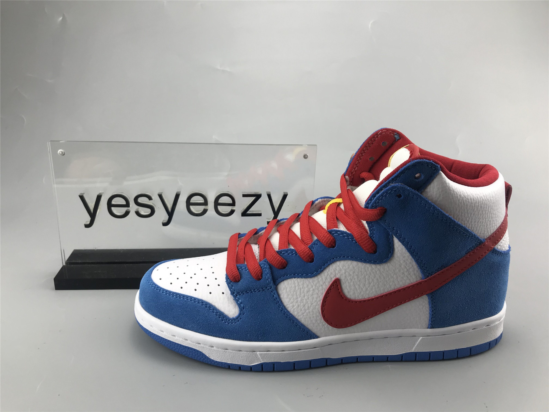 UA NIKE DUNK HIGH SB 