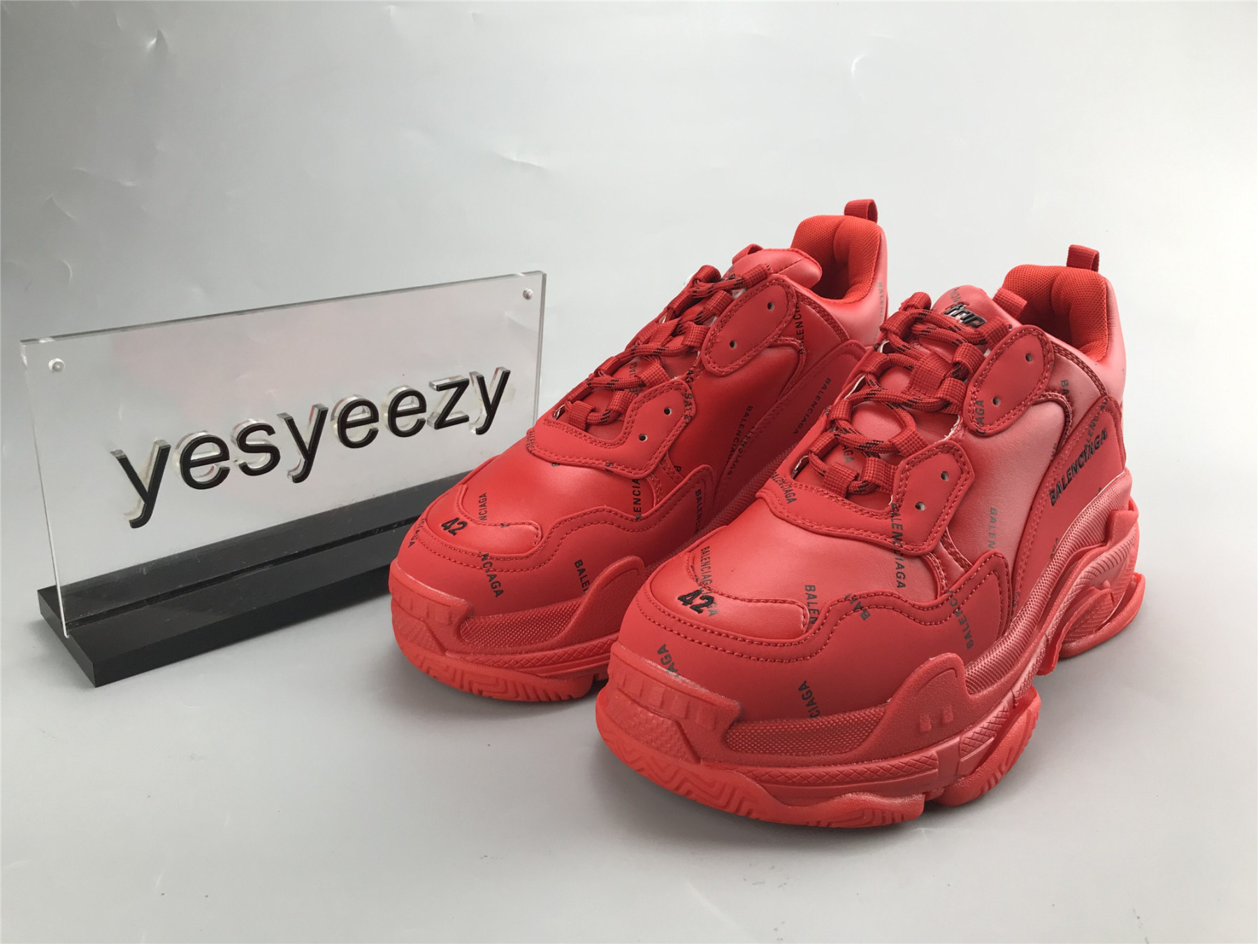 UA TRIPLE S LETTER BRIGHT RED