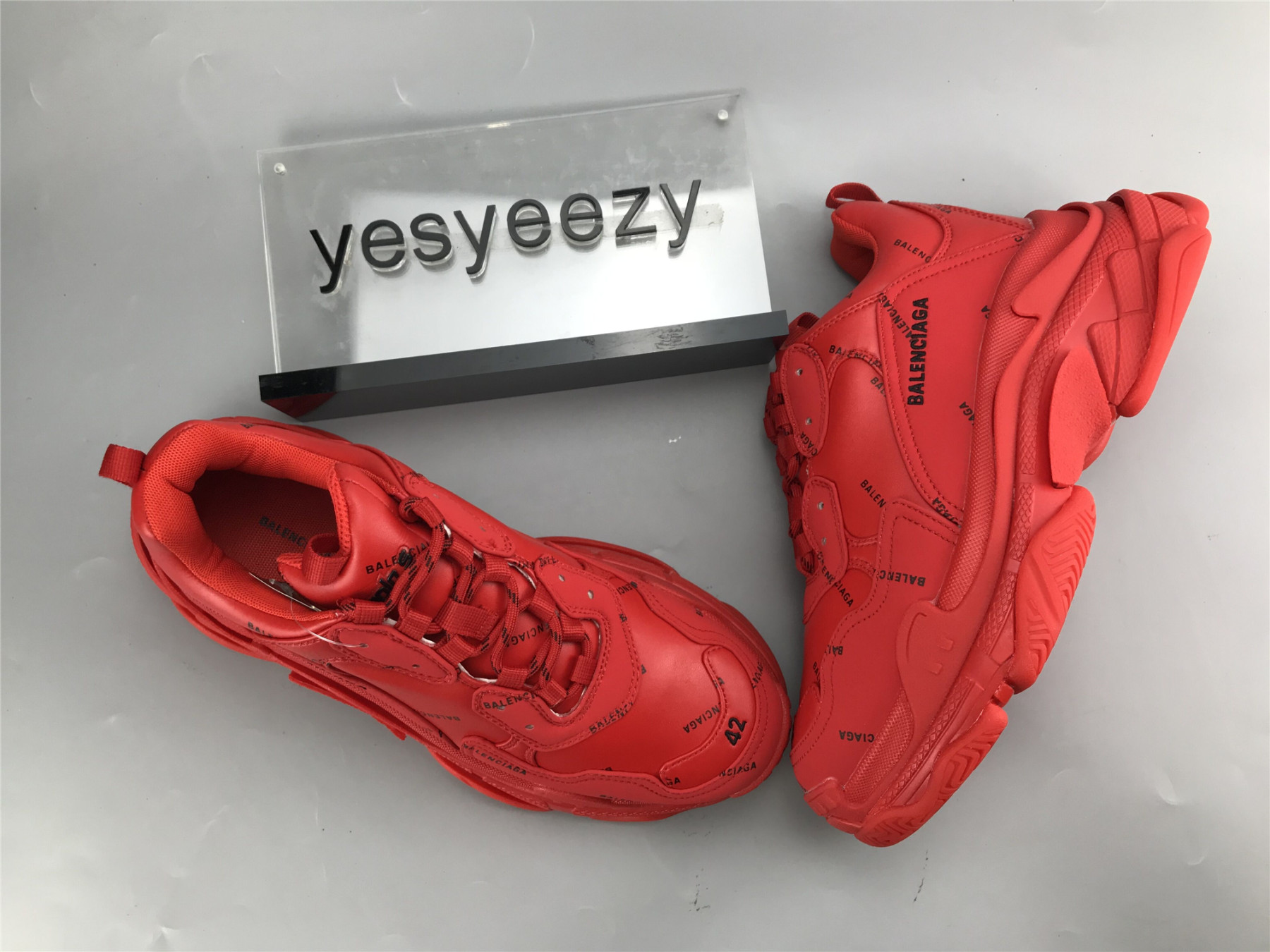 UA TRIPLE S LETTER BRIGHT RED