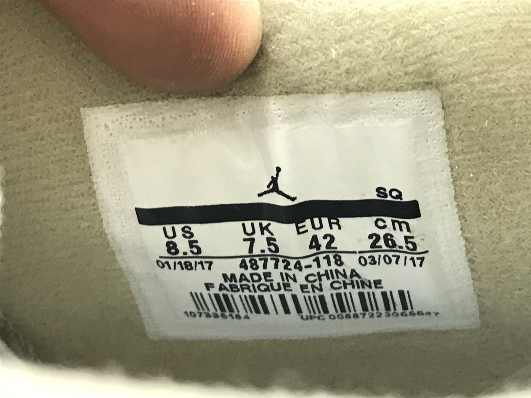 UA AIR JORDAN 4 RETRO 