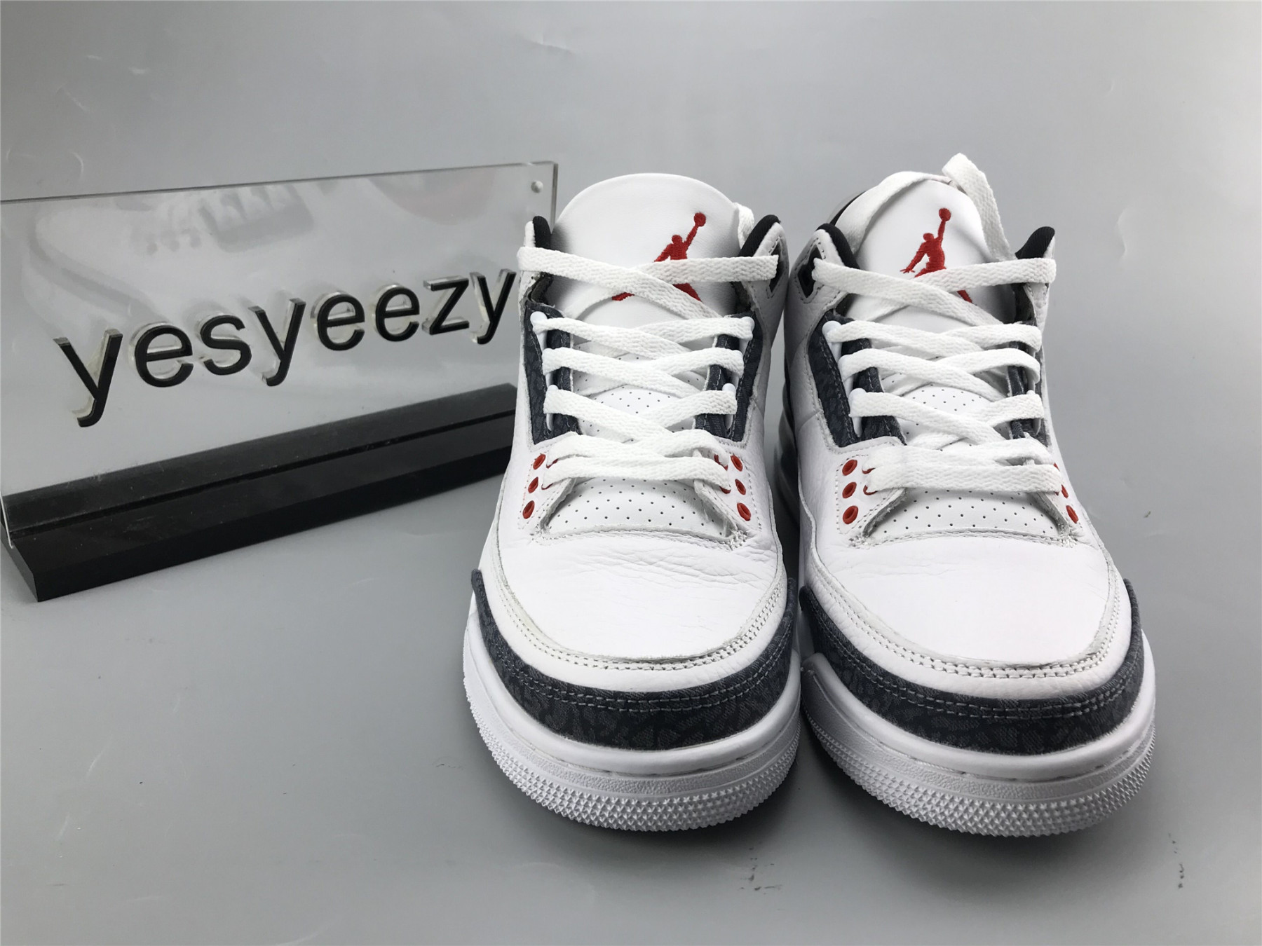 UA AIR JORDAN 3 RETRO SE