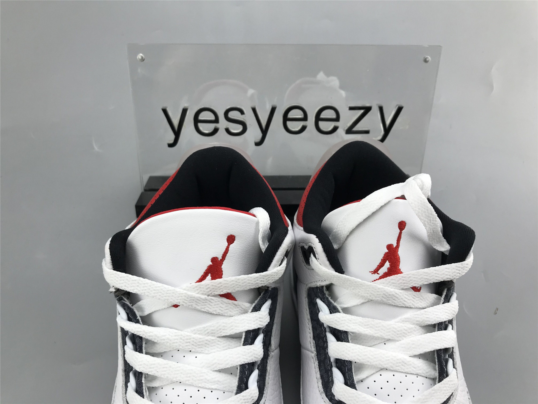 UA AIR JORDAN 3 RETRO SE