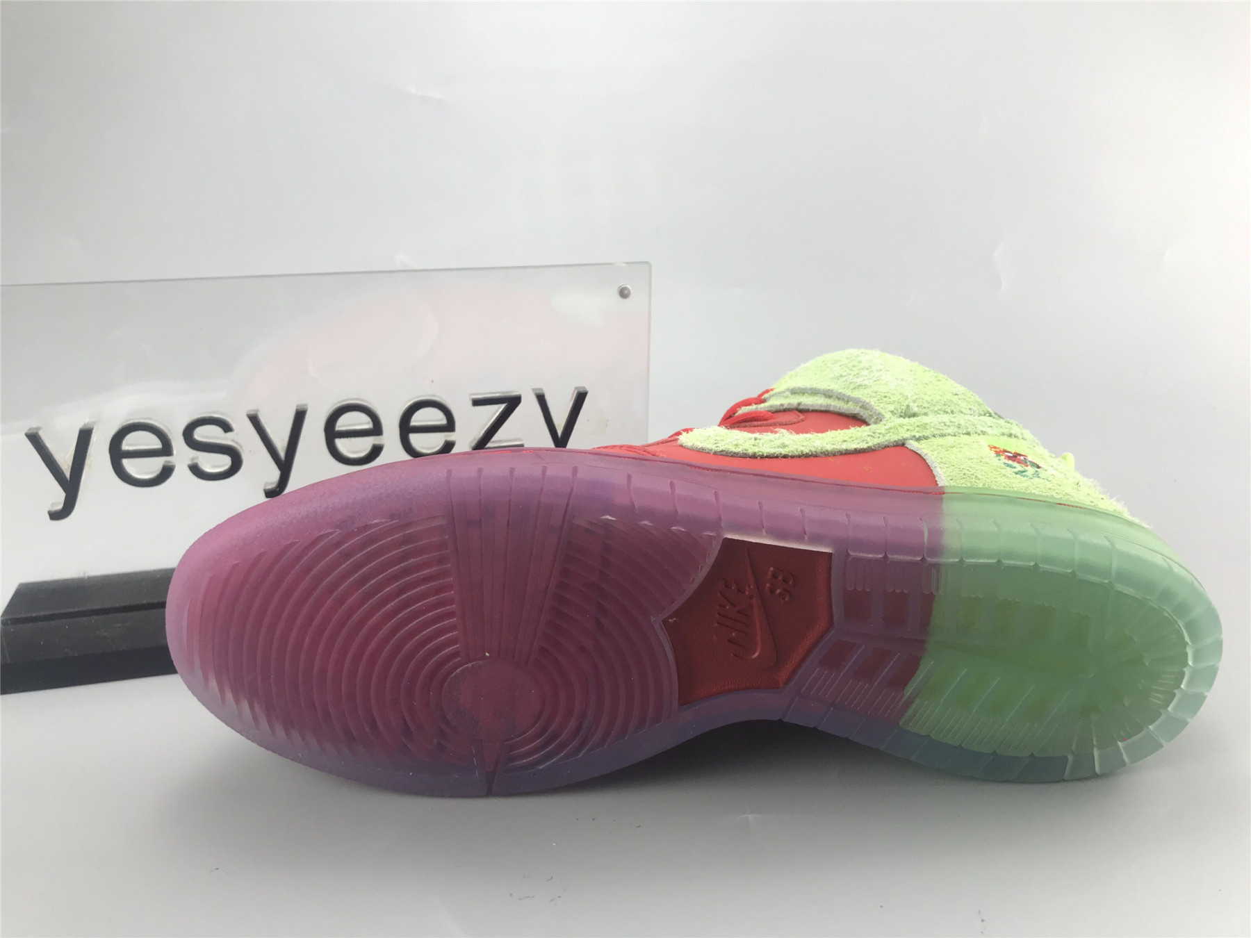 UA NIKE DUNK HIGH SB 