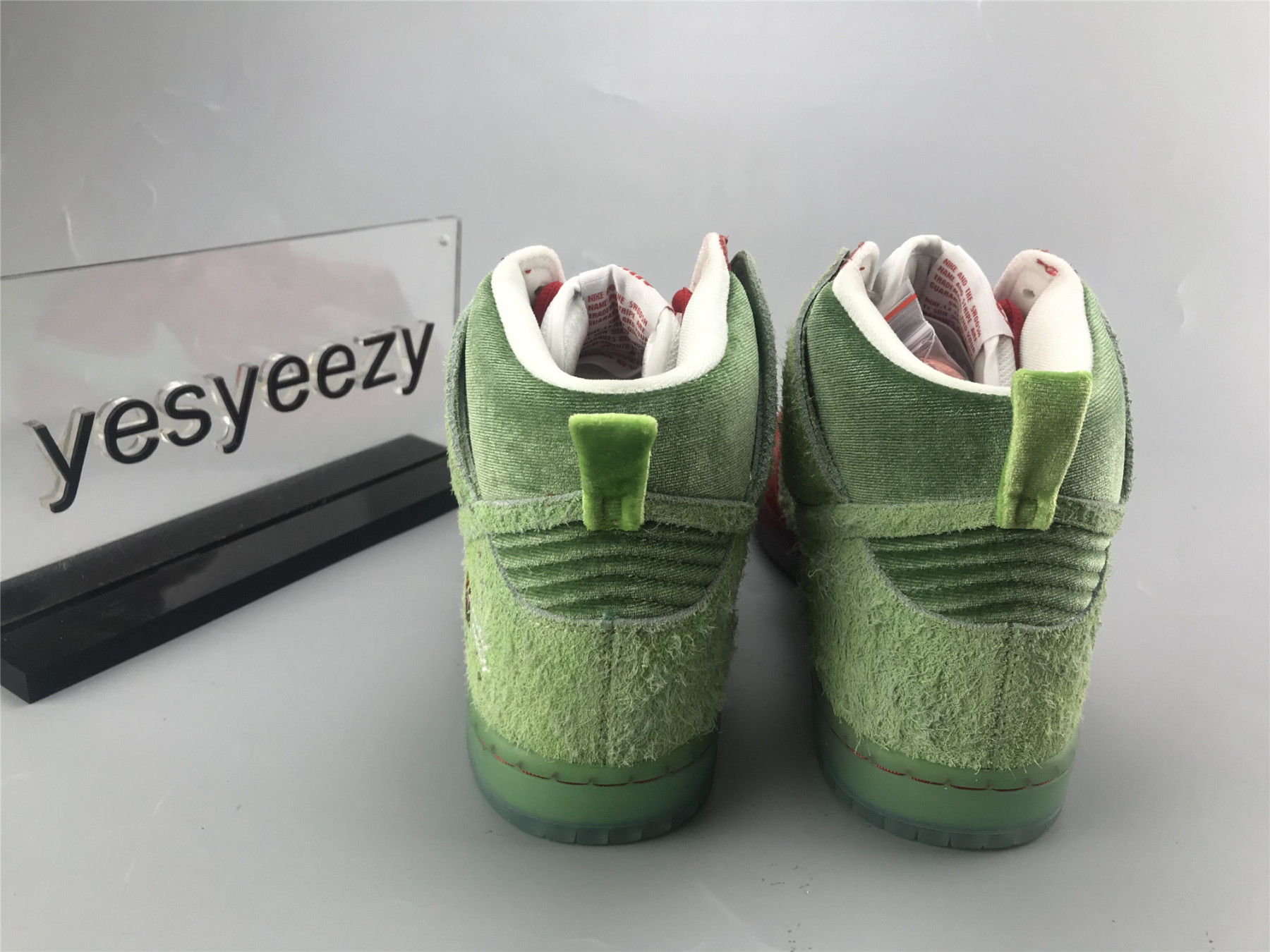 UA NIKE DUNK HIGH SB 