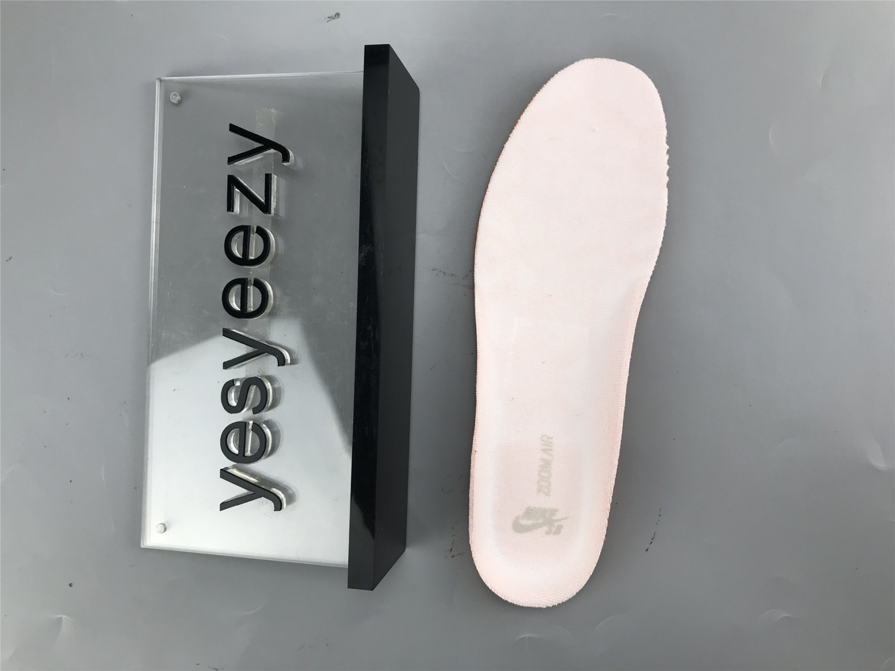 UA NIKE SB DUNK LOW TRD