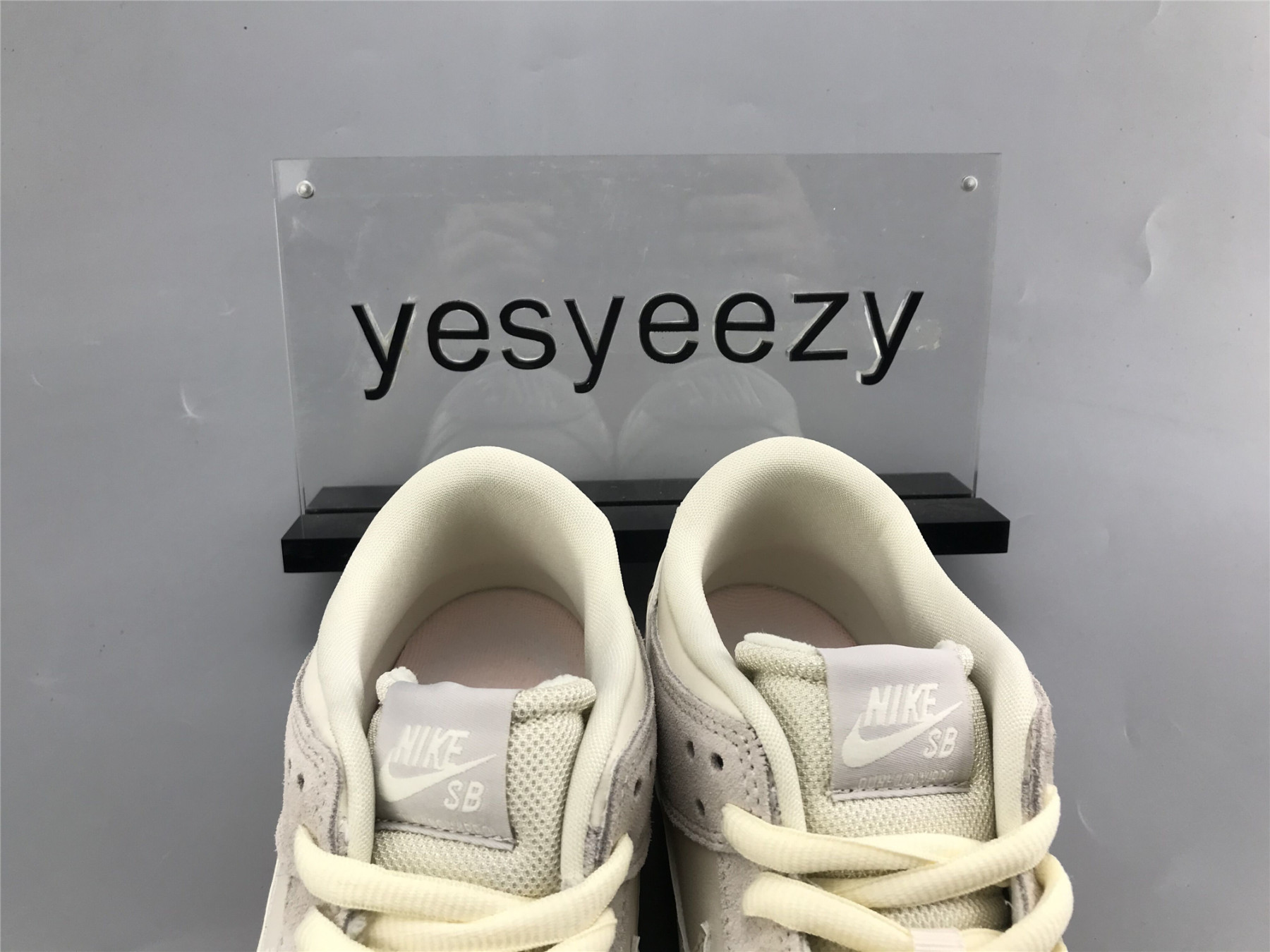 UA NIKE SB DUNK LOW TRD