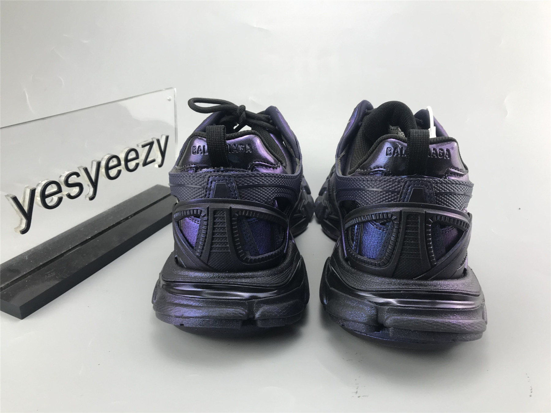 UA TRACK 2 TRAINER CHAMELEON