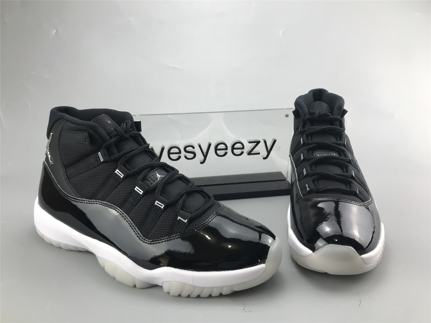 UA AIR JORDAN 11 RETRO 