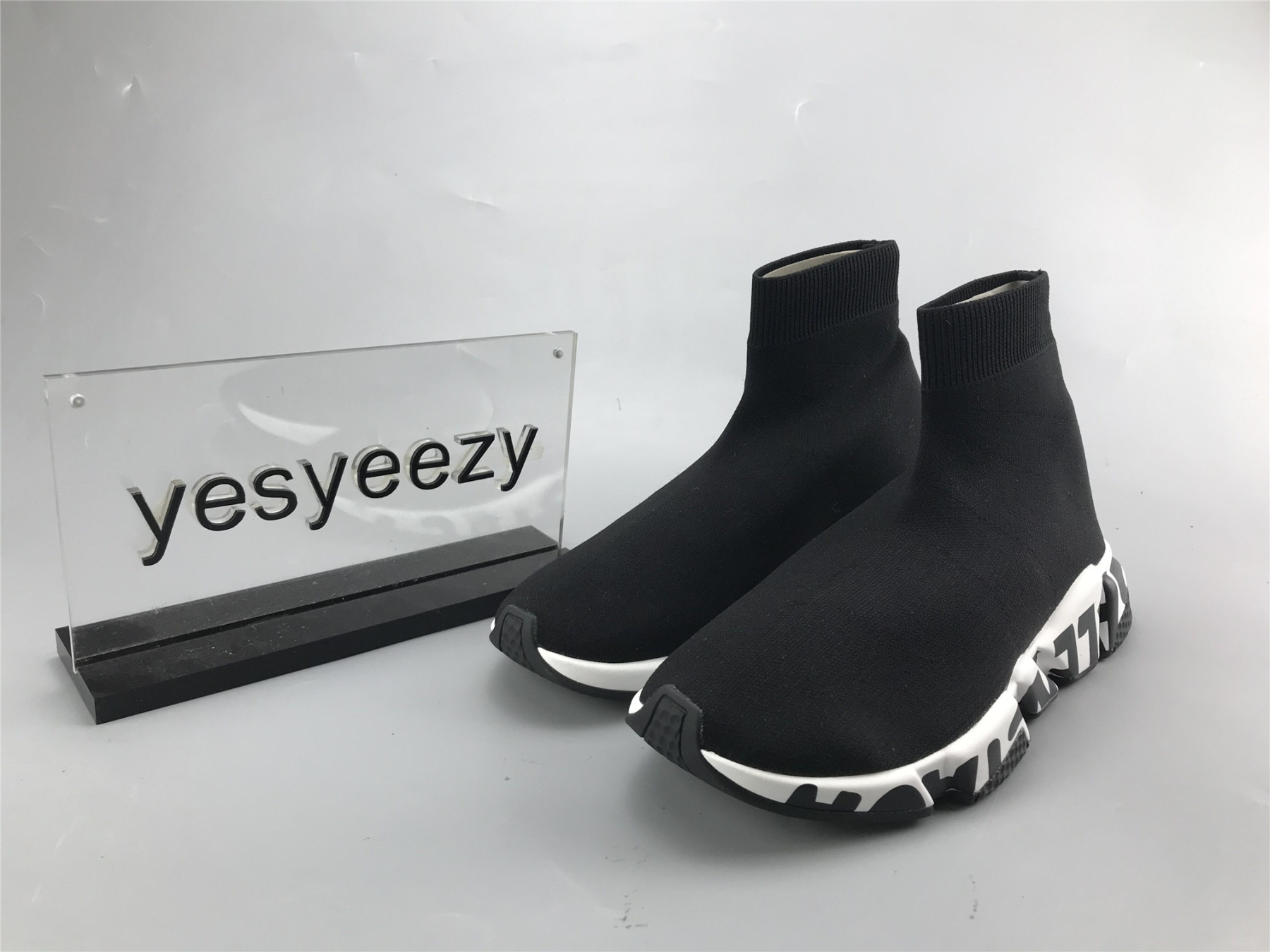 UA GRAFFITI SPEED TRAINER BLACK WHITE