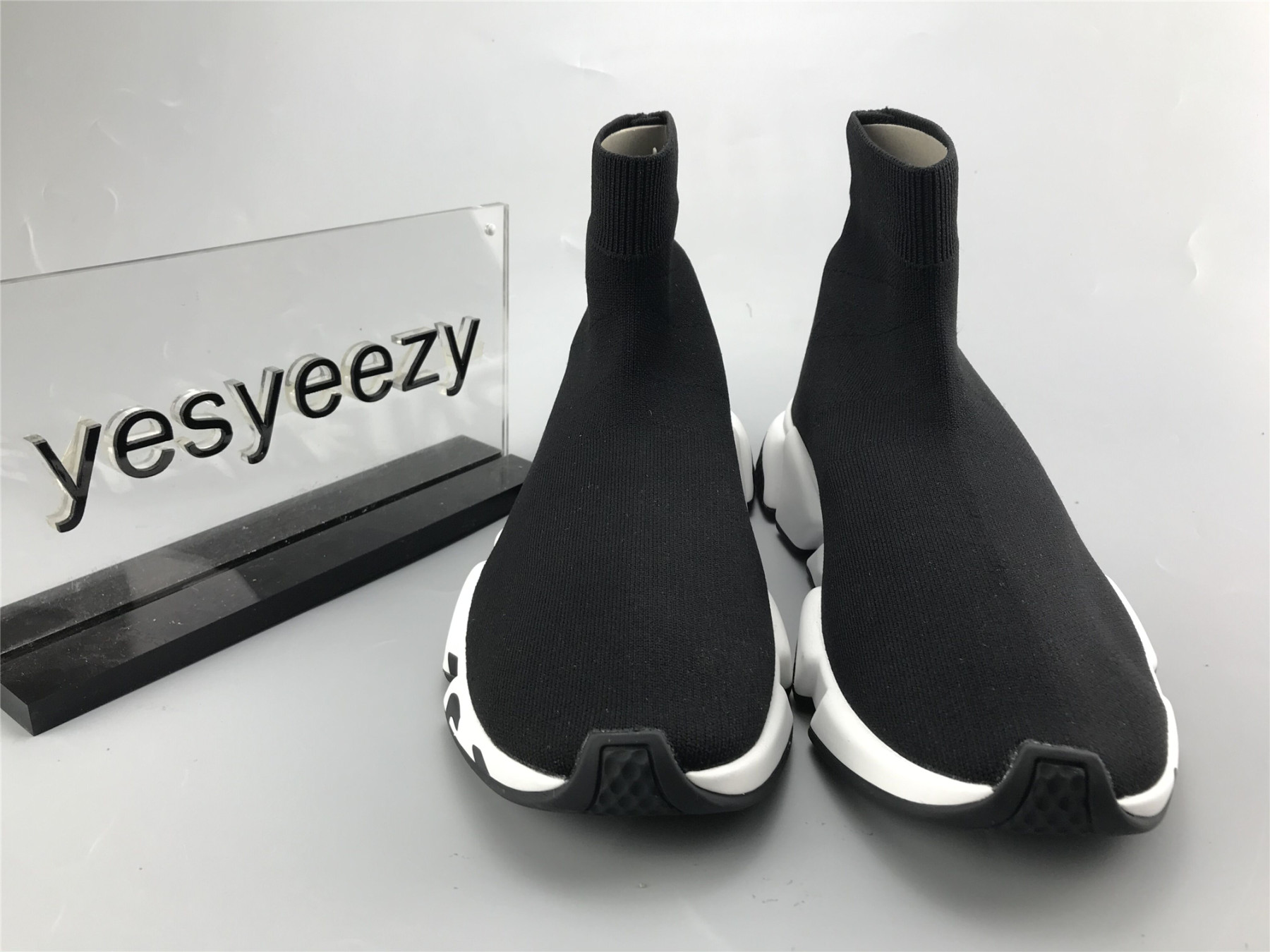 UA GRAFFITI SPEED TRAINER BLACK WHITE