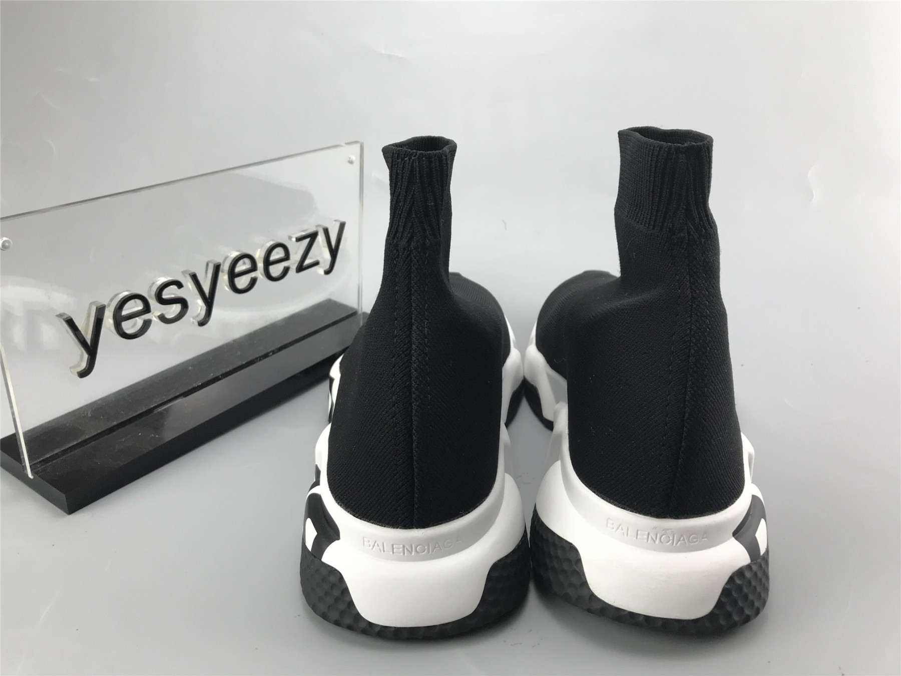 UA GRAFFITI SPEED TRAINER BLACK WHITE