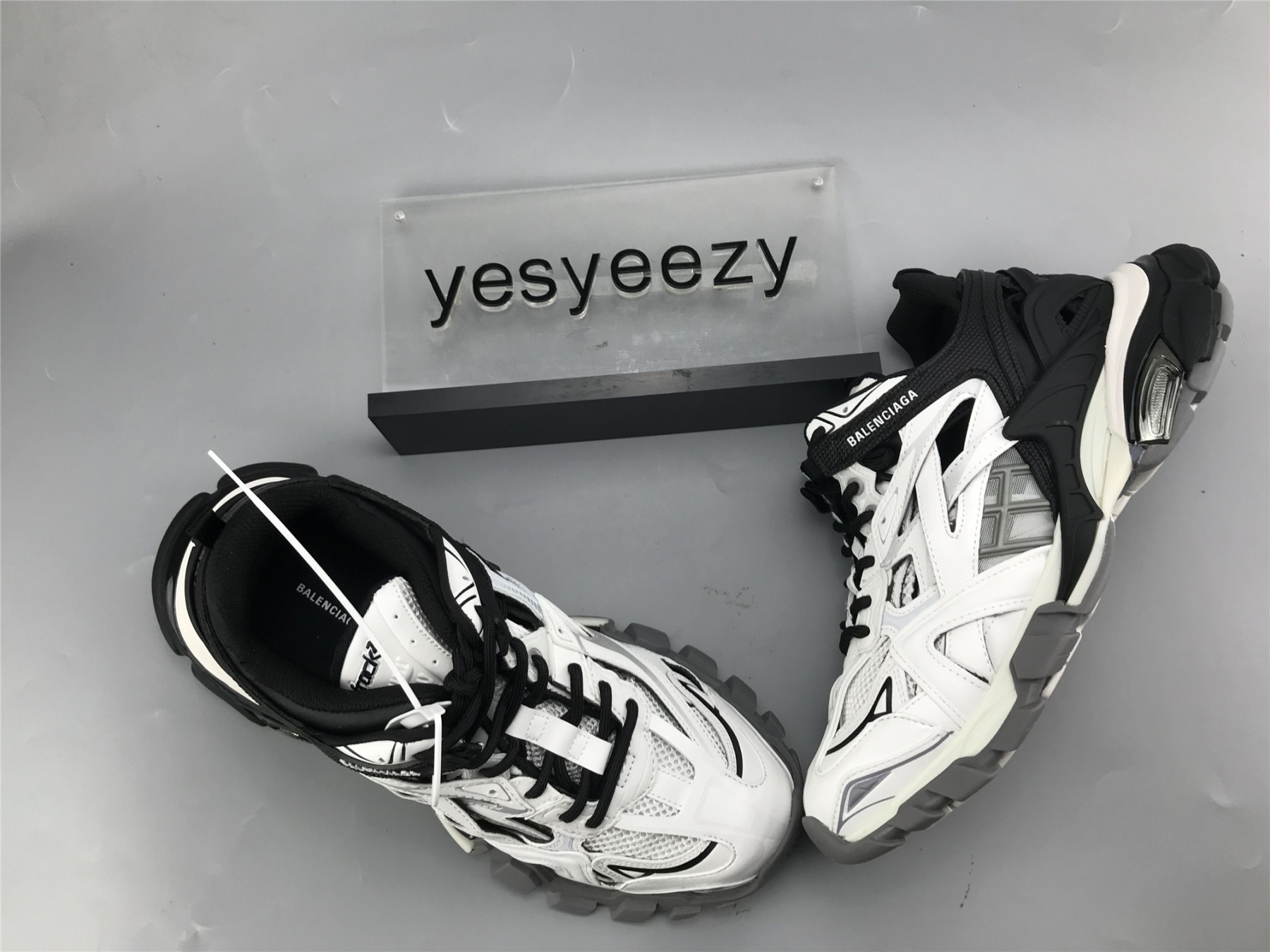 UA TRACK 2 TRAINER BLACK WHITE