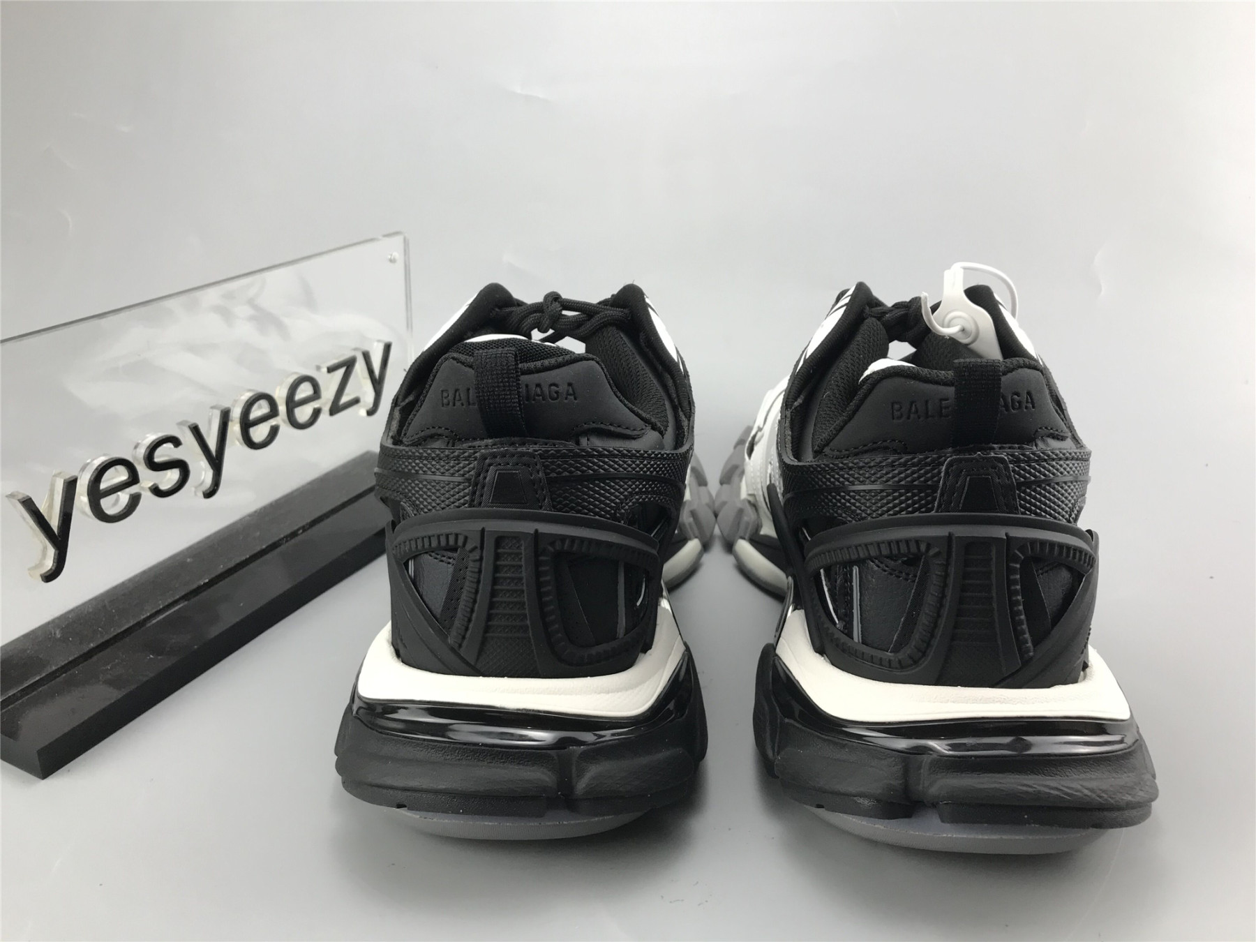 UA TRACK 2 TRAINER BLACK WHITE