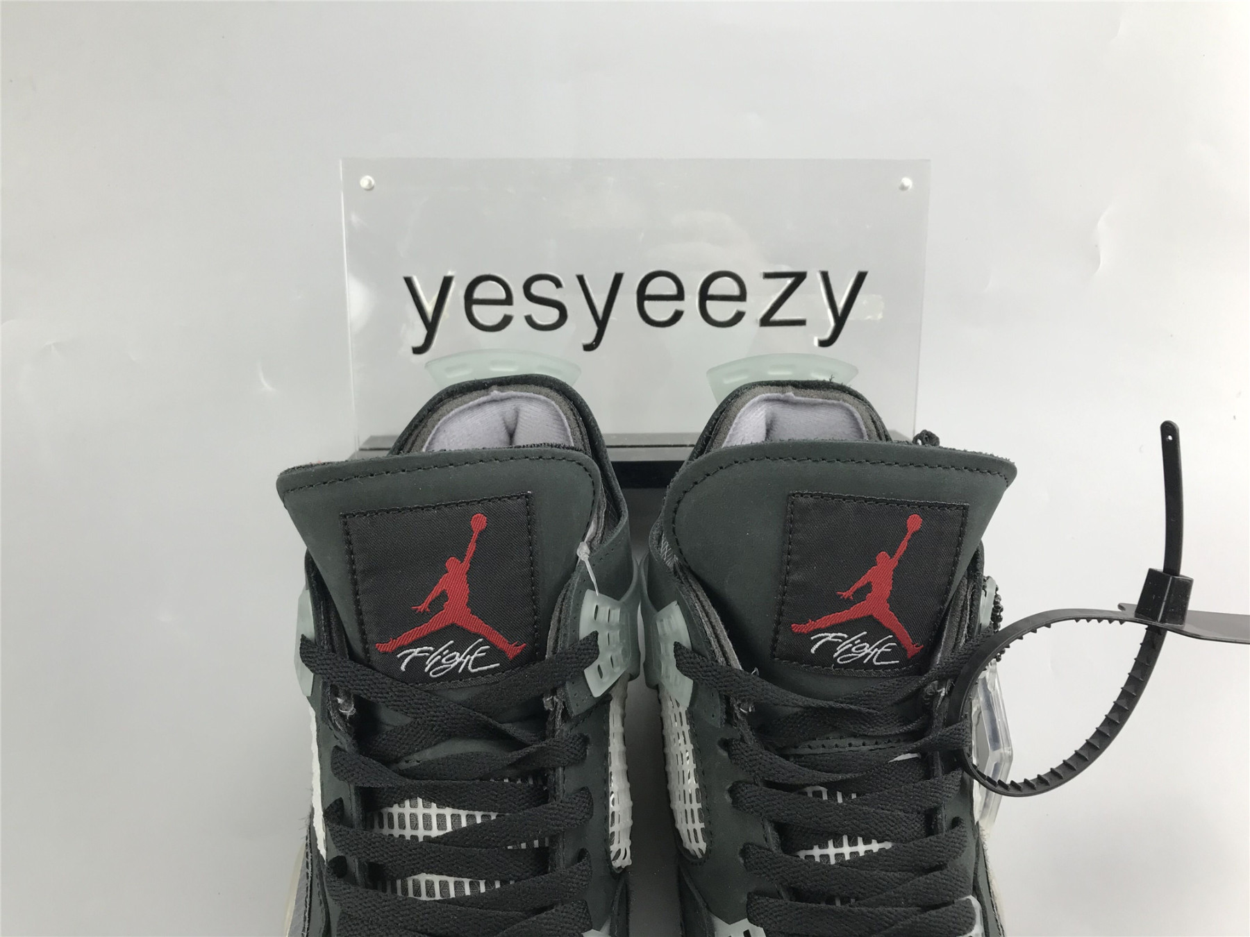 UA OFF-WHITE AIR JORDAN 4 BRED