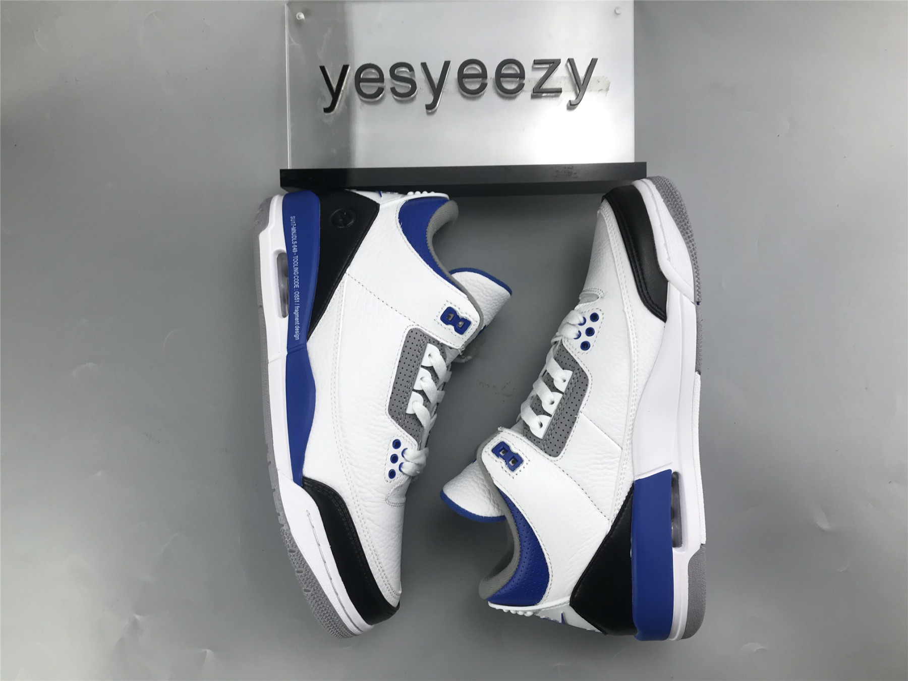 UA FRAGMENT X AIR JORDAN 3 RETRO