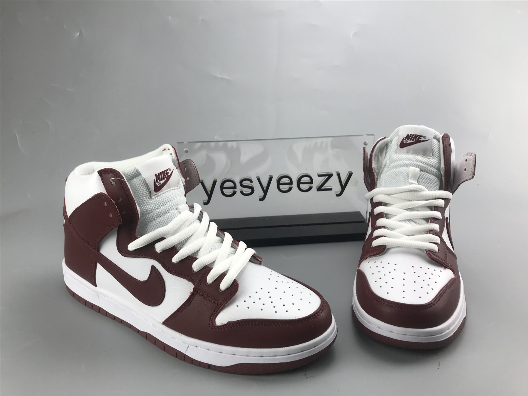 UA NIKE SB DUNK HIGH PRO