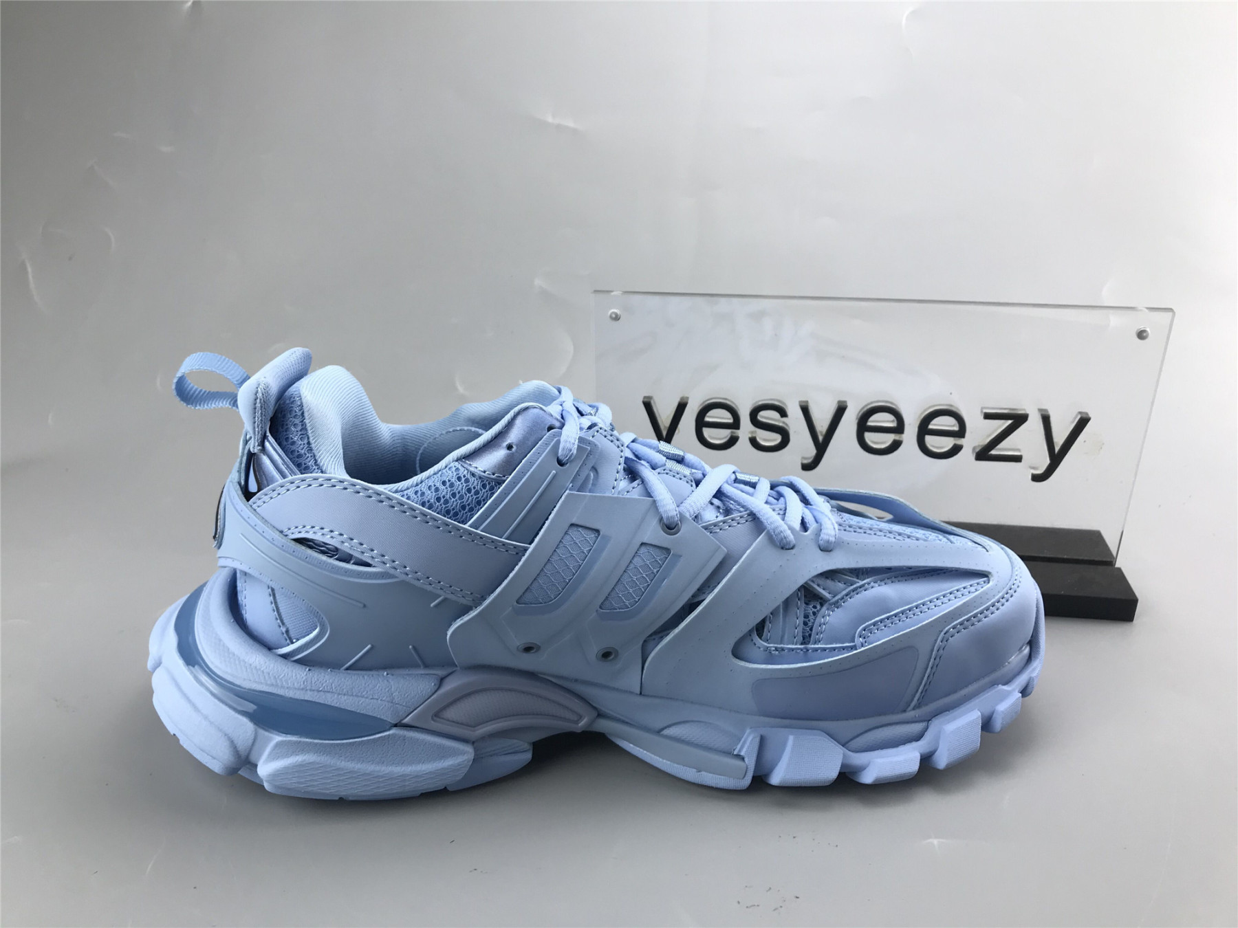 UA TRACK TRAINER LIGHT BLUE